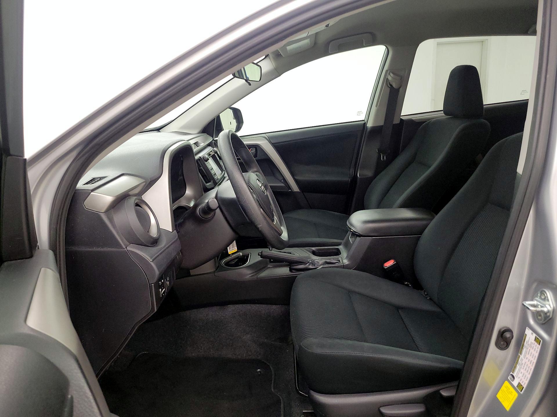 Thumbnail: 2016 Toyota RAV4 - 11