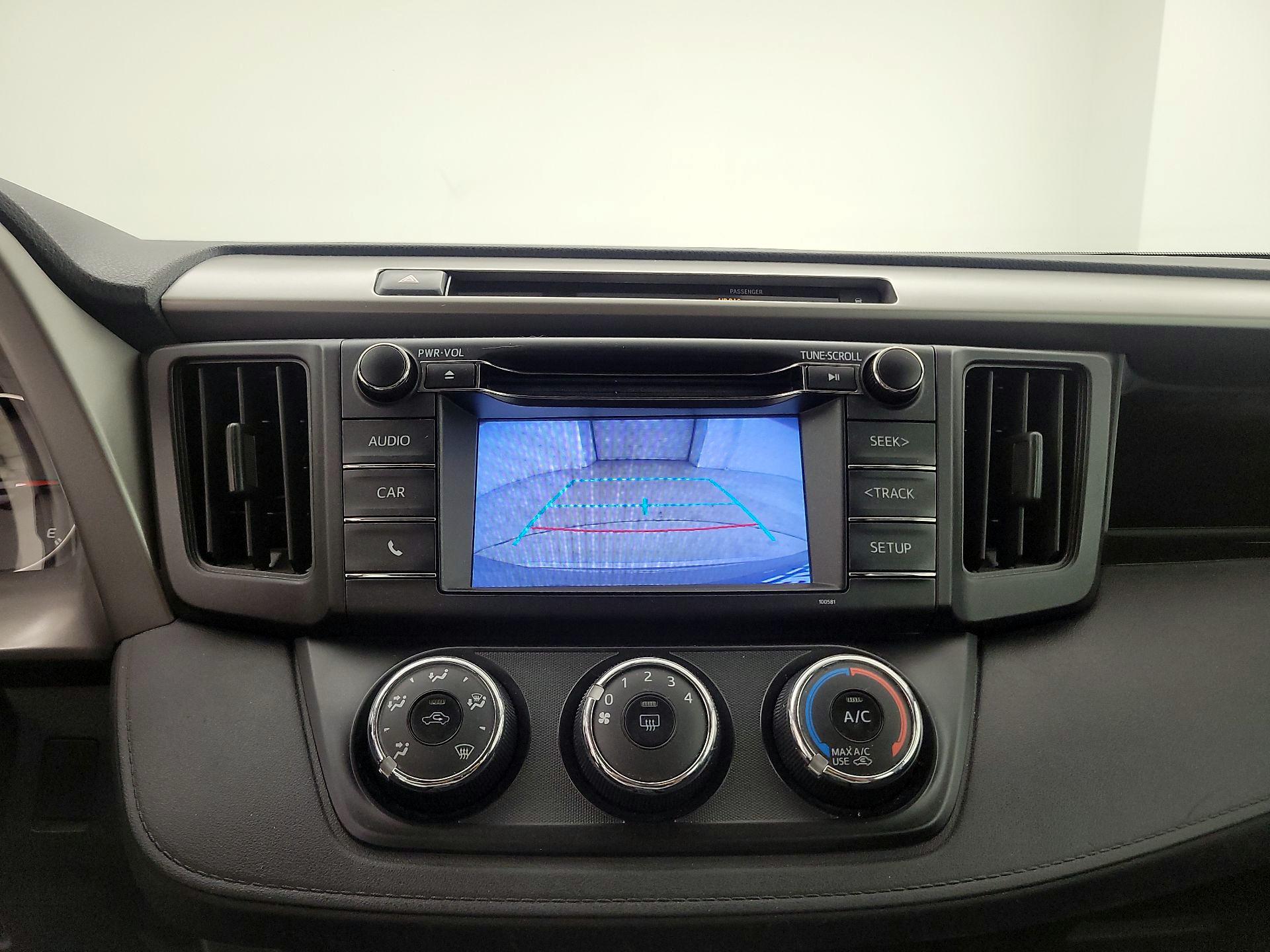 Thumbnail: 2016 Toyota RAV4 - 14