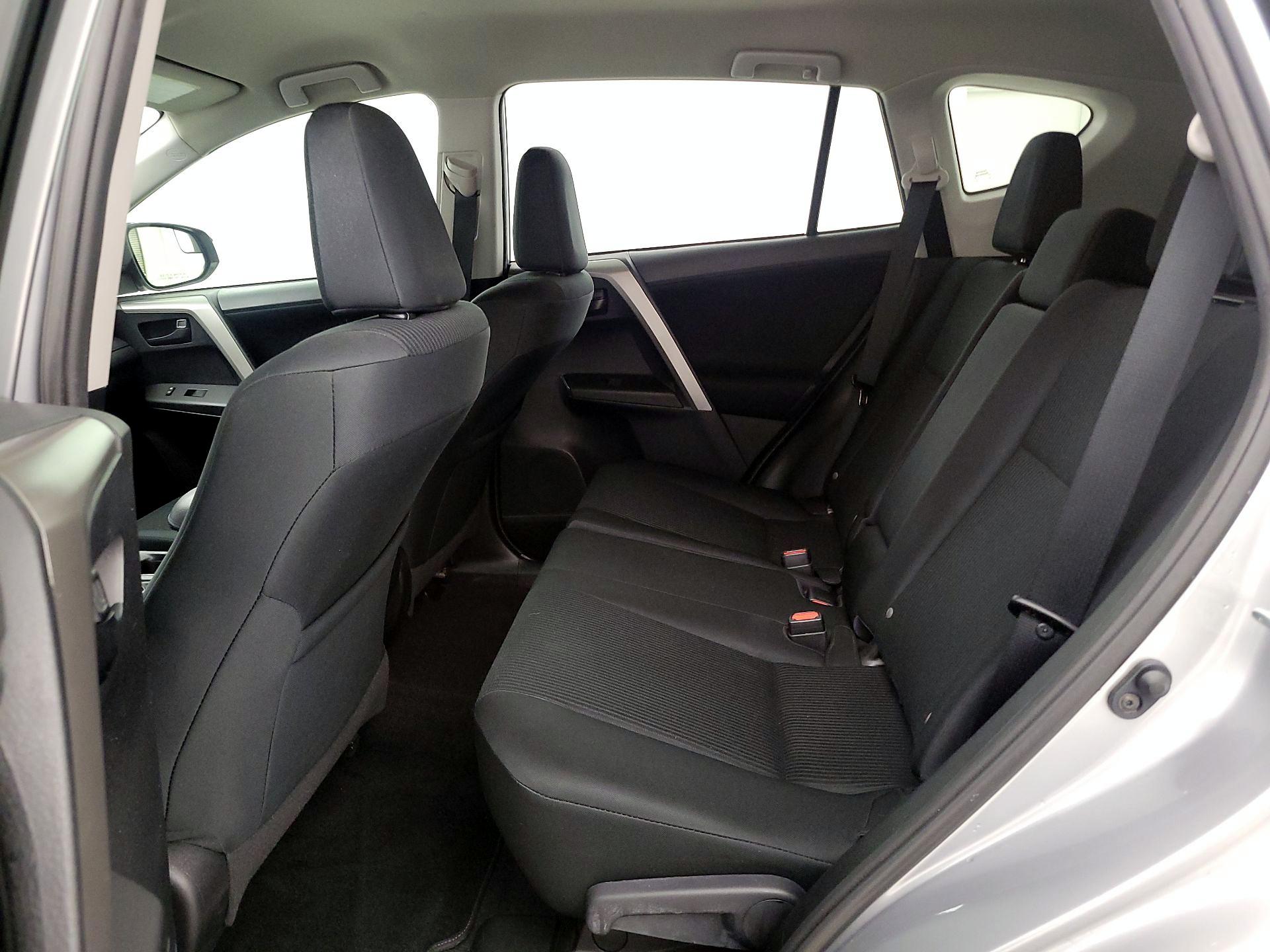 Thumbnail: 2016 Toyota RAV4 - 19