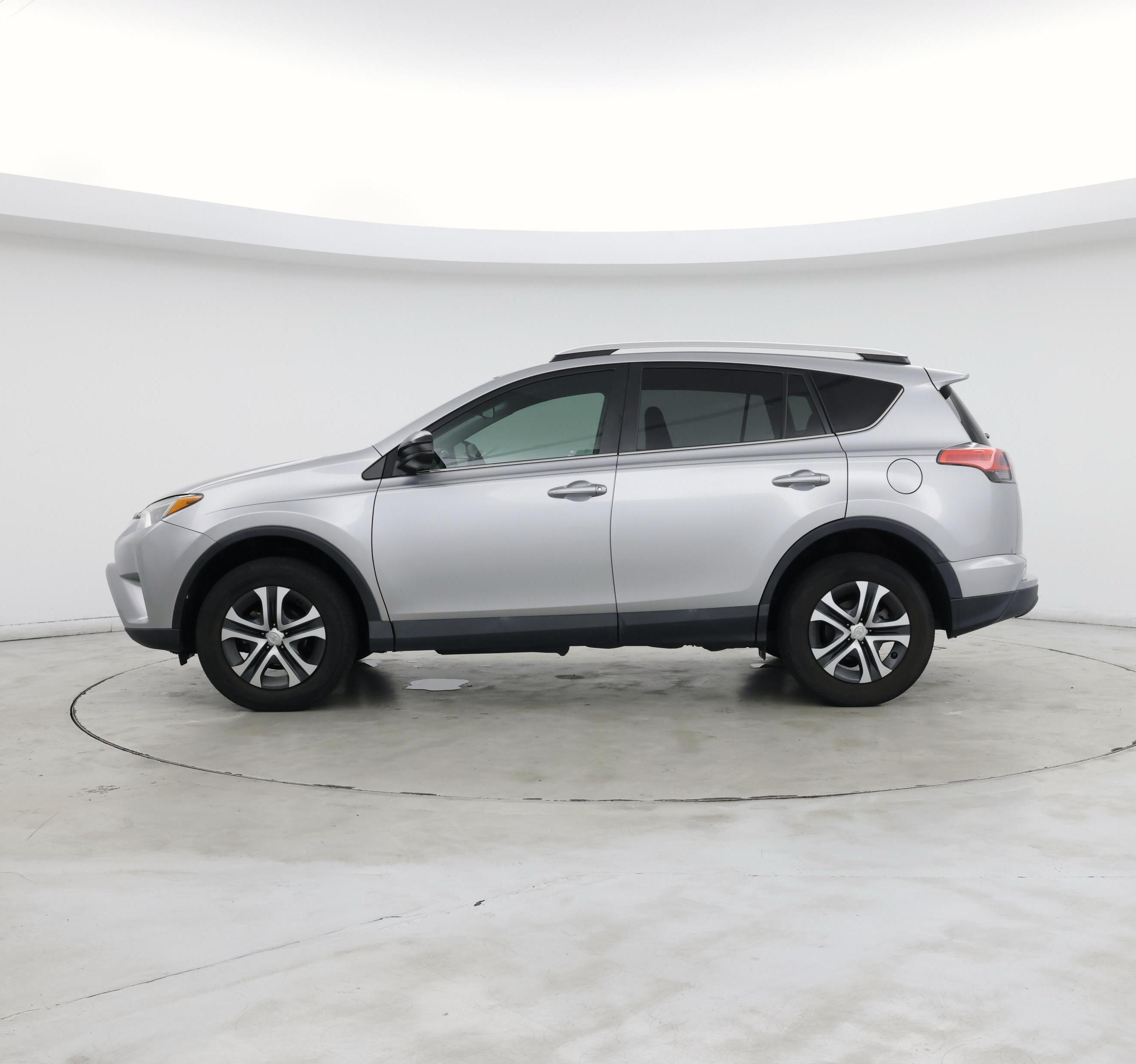 Thumbnail: 2016 Toyota RAV4 - 3