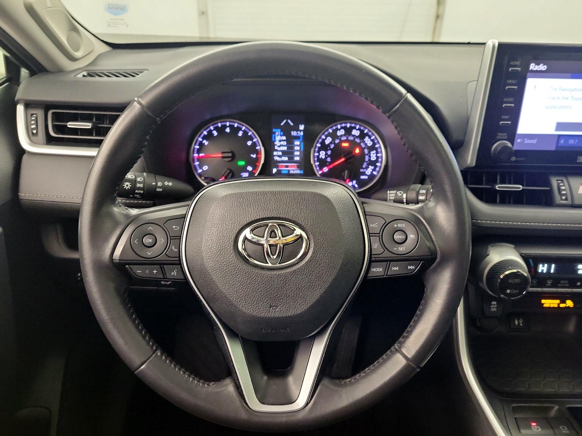 Thumbnail: 2019 Toyota RAV4 - 10