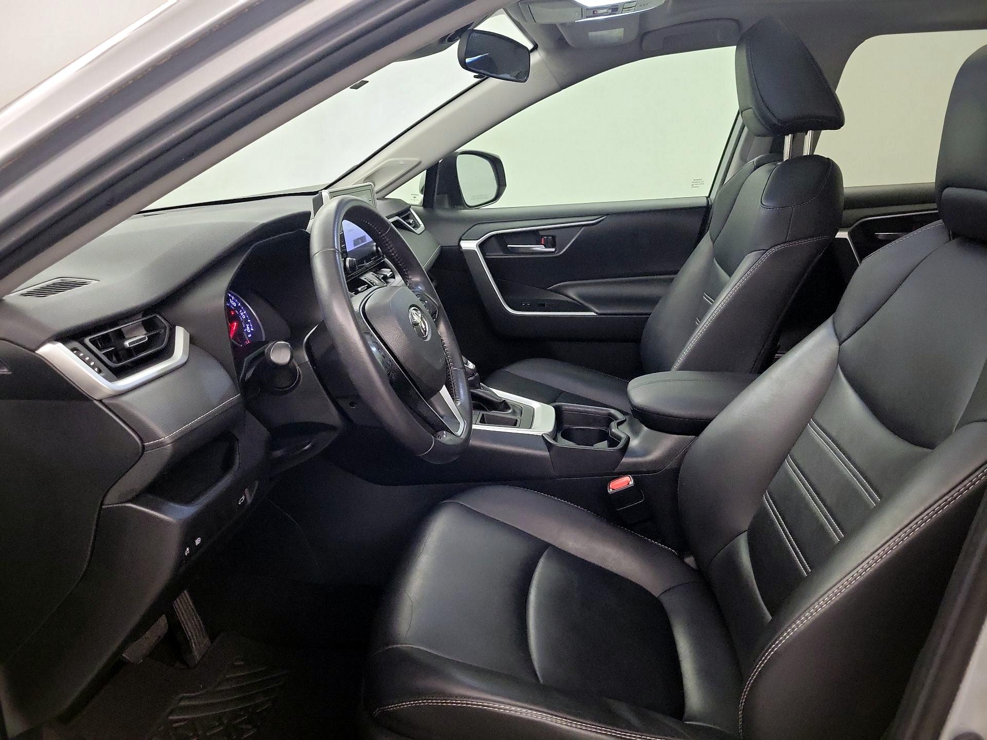 Thumbnail: 2019 Toyota RAV4 - 11