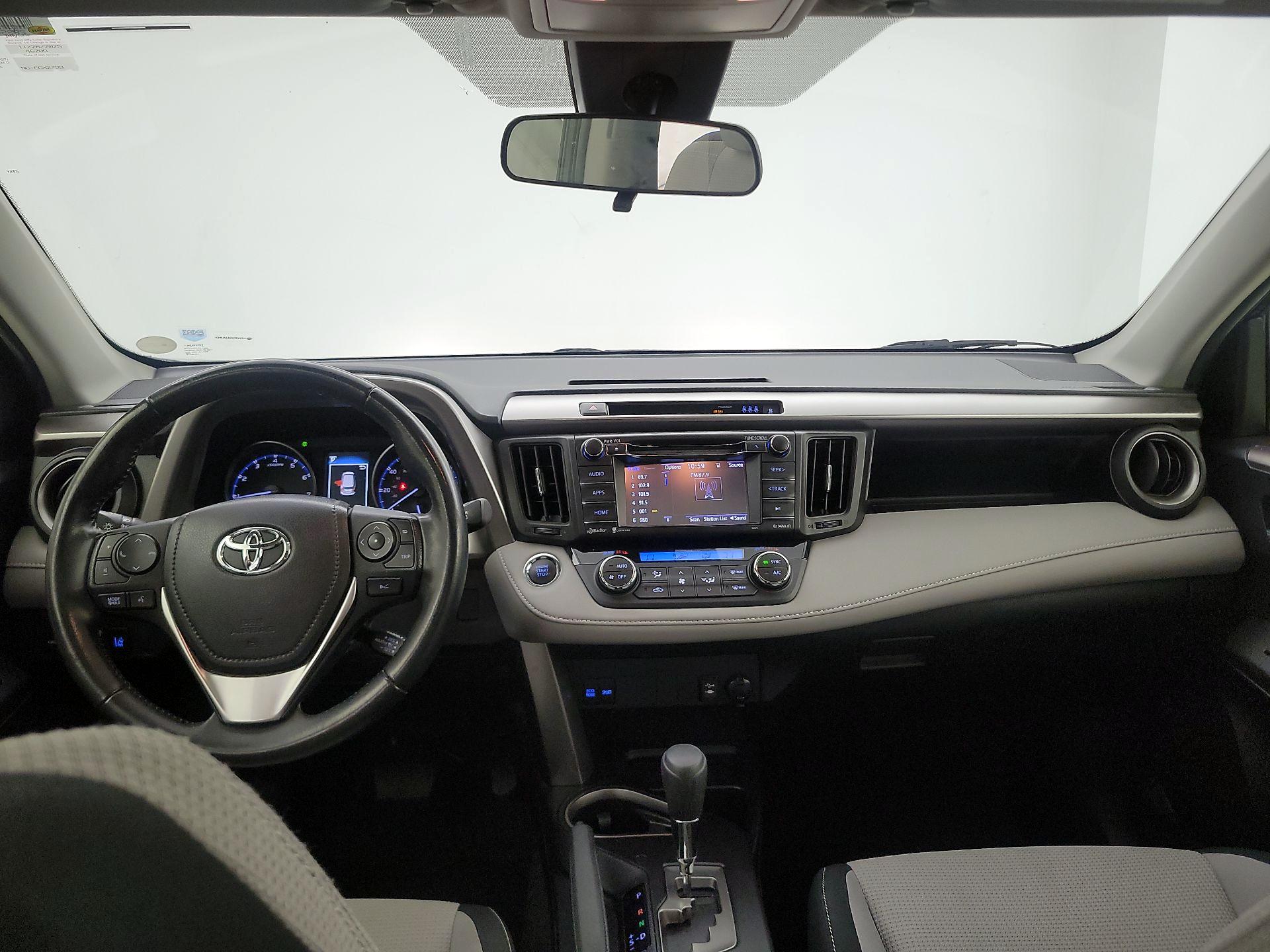 Thumbnail: 2018 Toyota RAV4 - 9