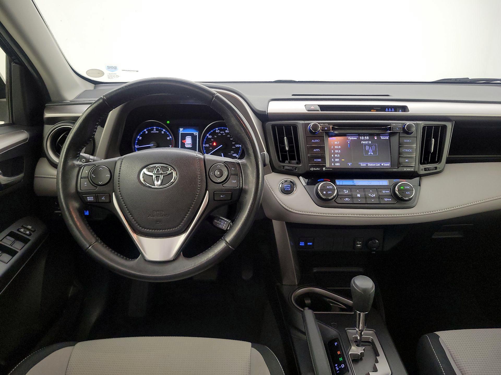 Thumbnail: 2018 Toyota RAV4 - 10