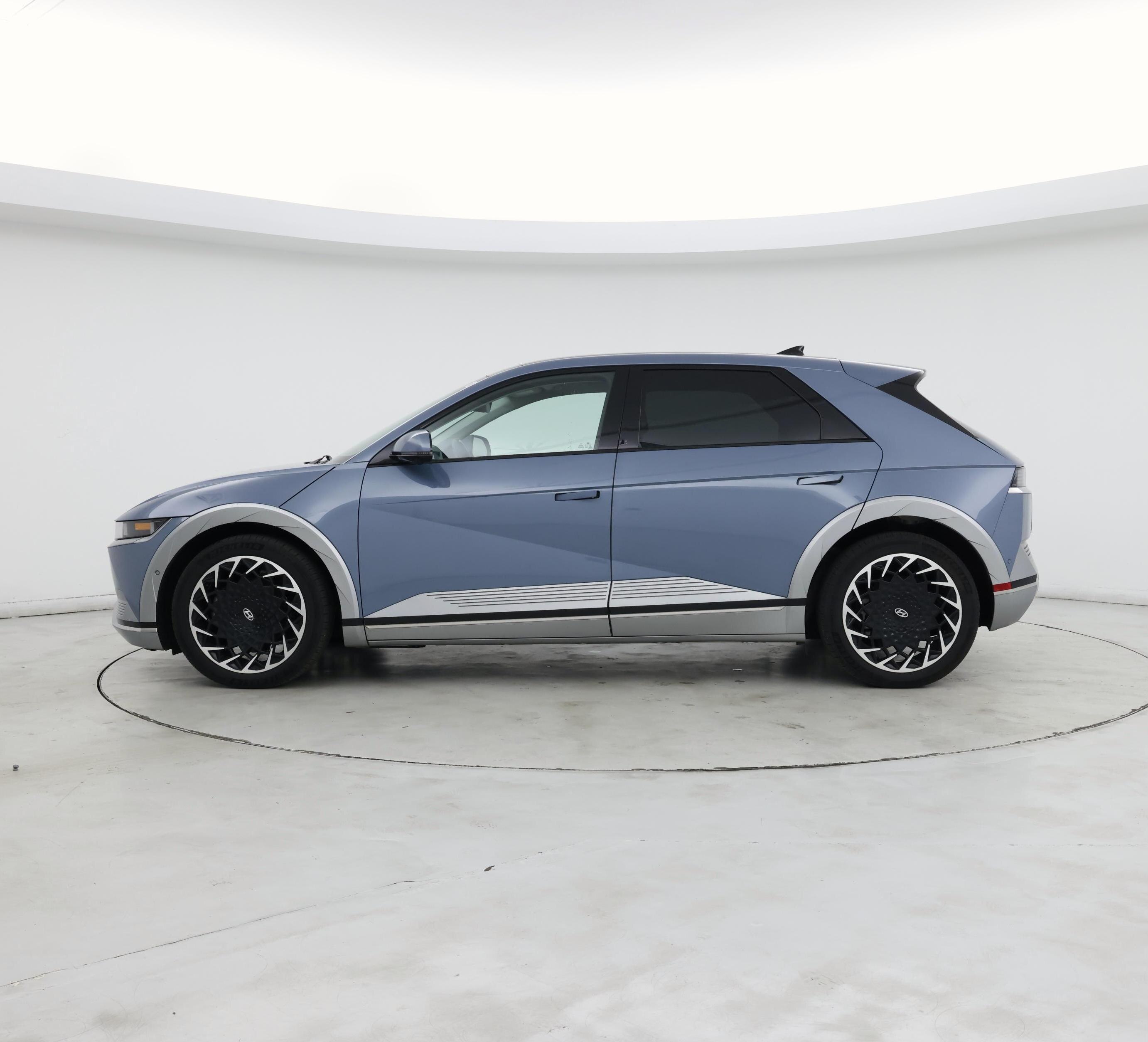 Thumbnail: 2024 Hyundai Ioniq 5 - 3