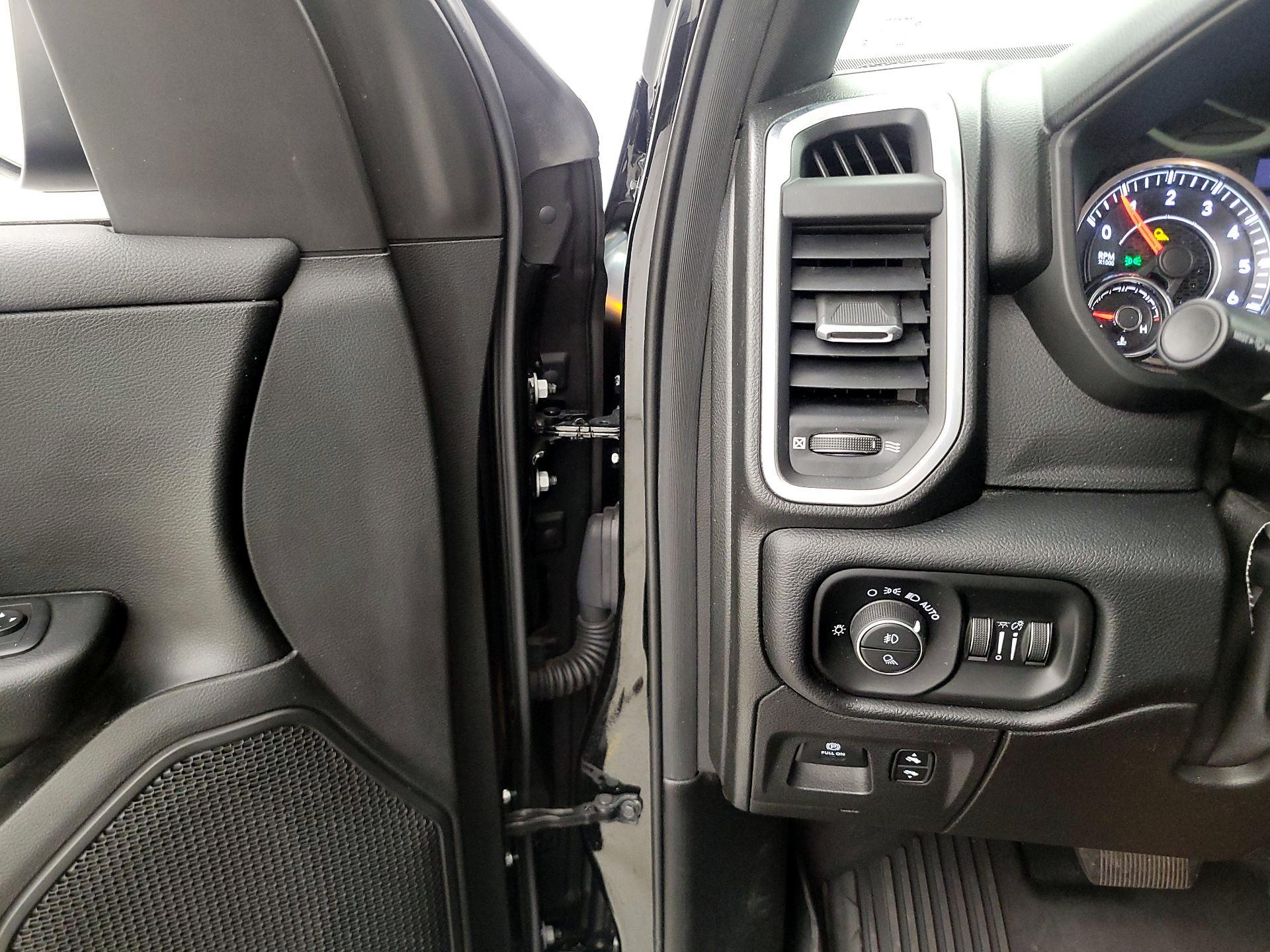 Thumbnail: 2019 RAM 1500 - 13