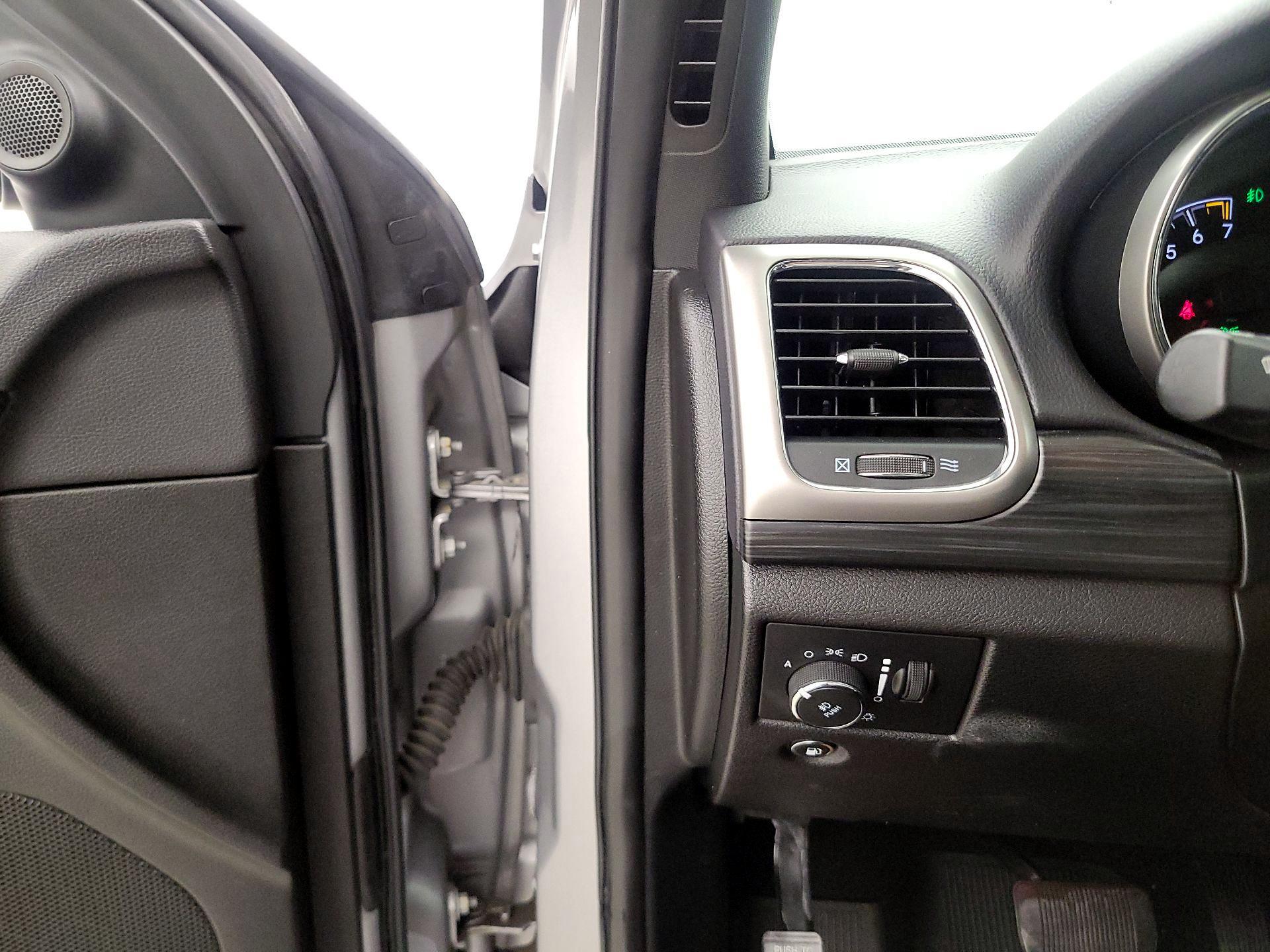 Thumbnail: 2019 Jeep Grand Cherokee - 13