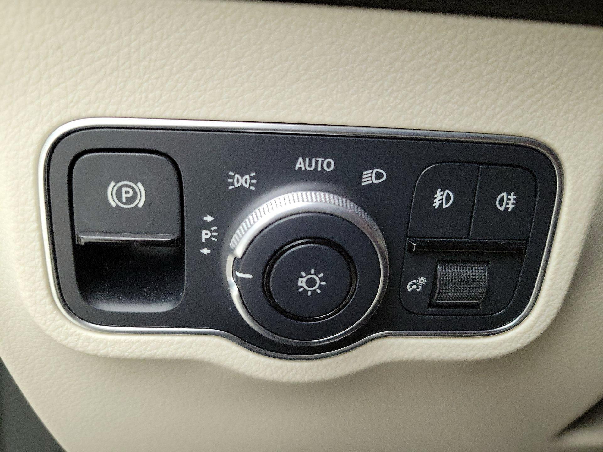 Thumbnail: 2022 Mercedes-Benz GLB - 13