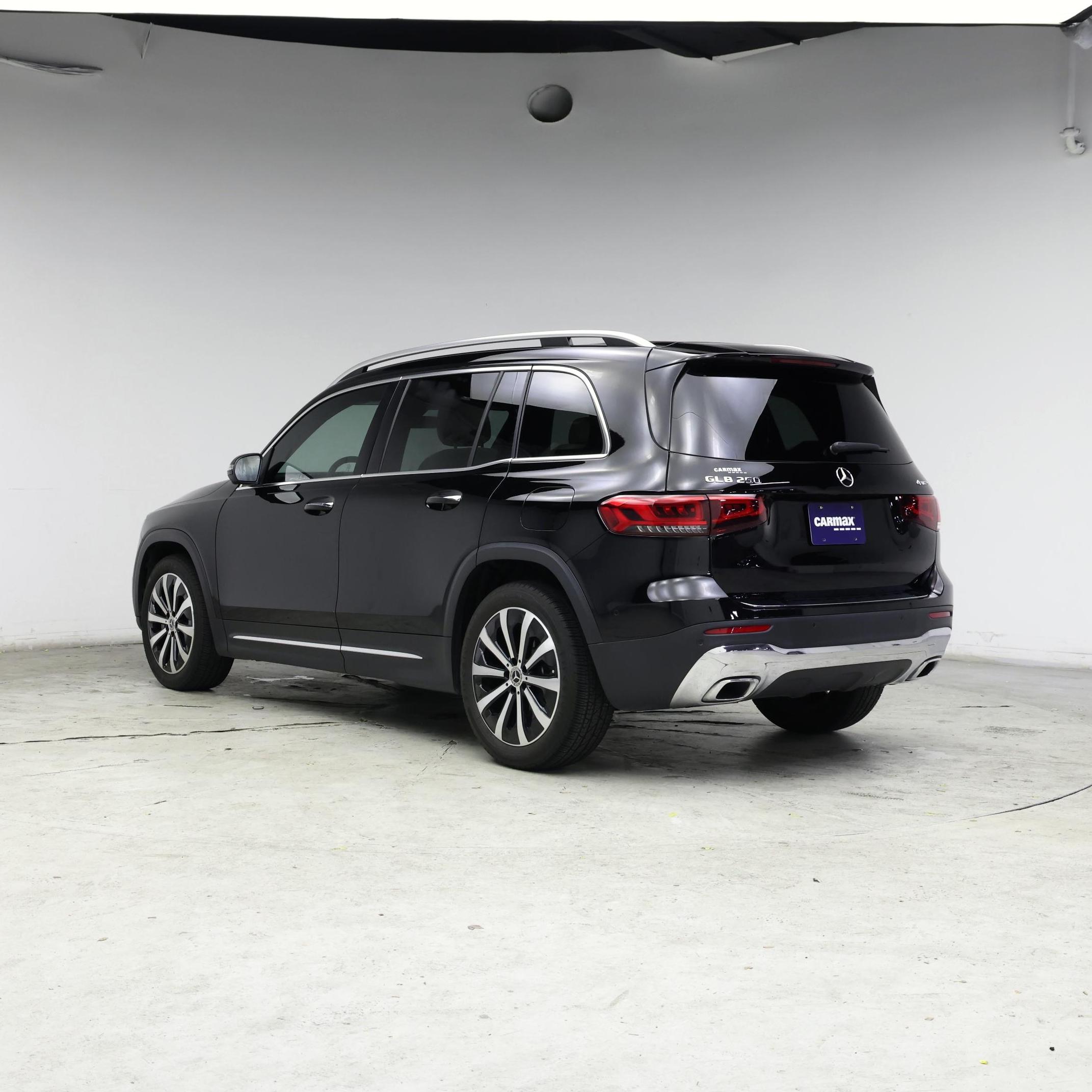 Thumbnail: 2022 Mercedes-Benz GLB - 2