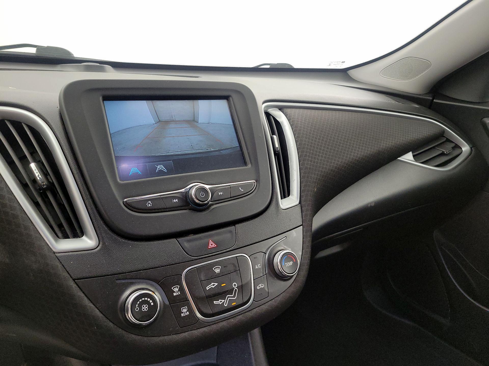 Thumbnail: 2018 Chevrolet Malibu - 14