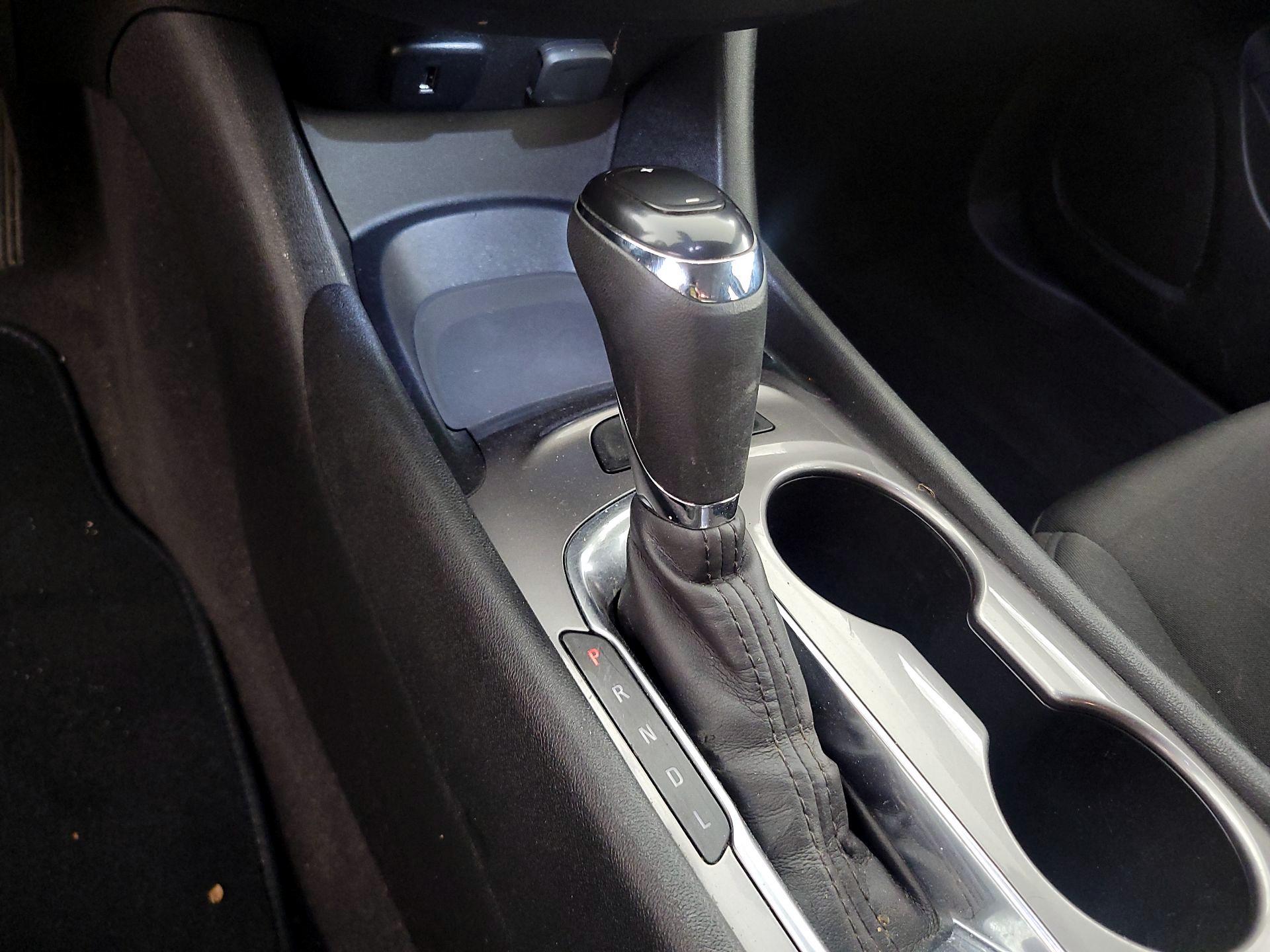 Thumbnail: 2018 Chevrolet Malibu - 17