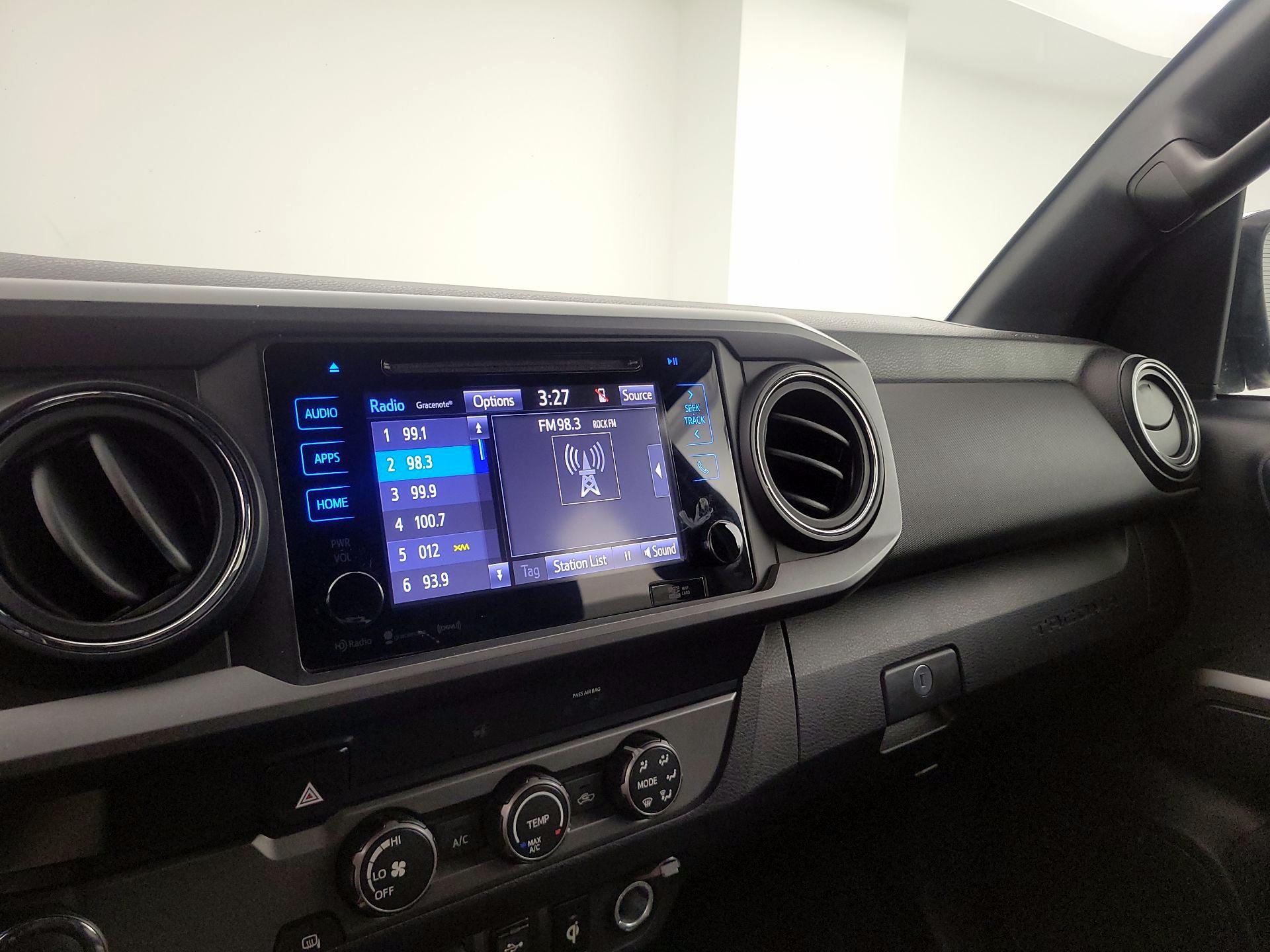 Thumbnail: 2019 Toyota Tacoma - 16