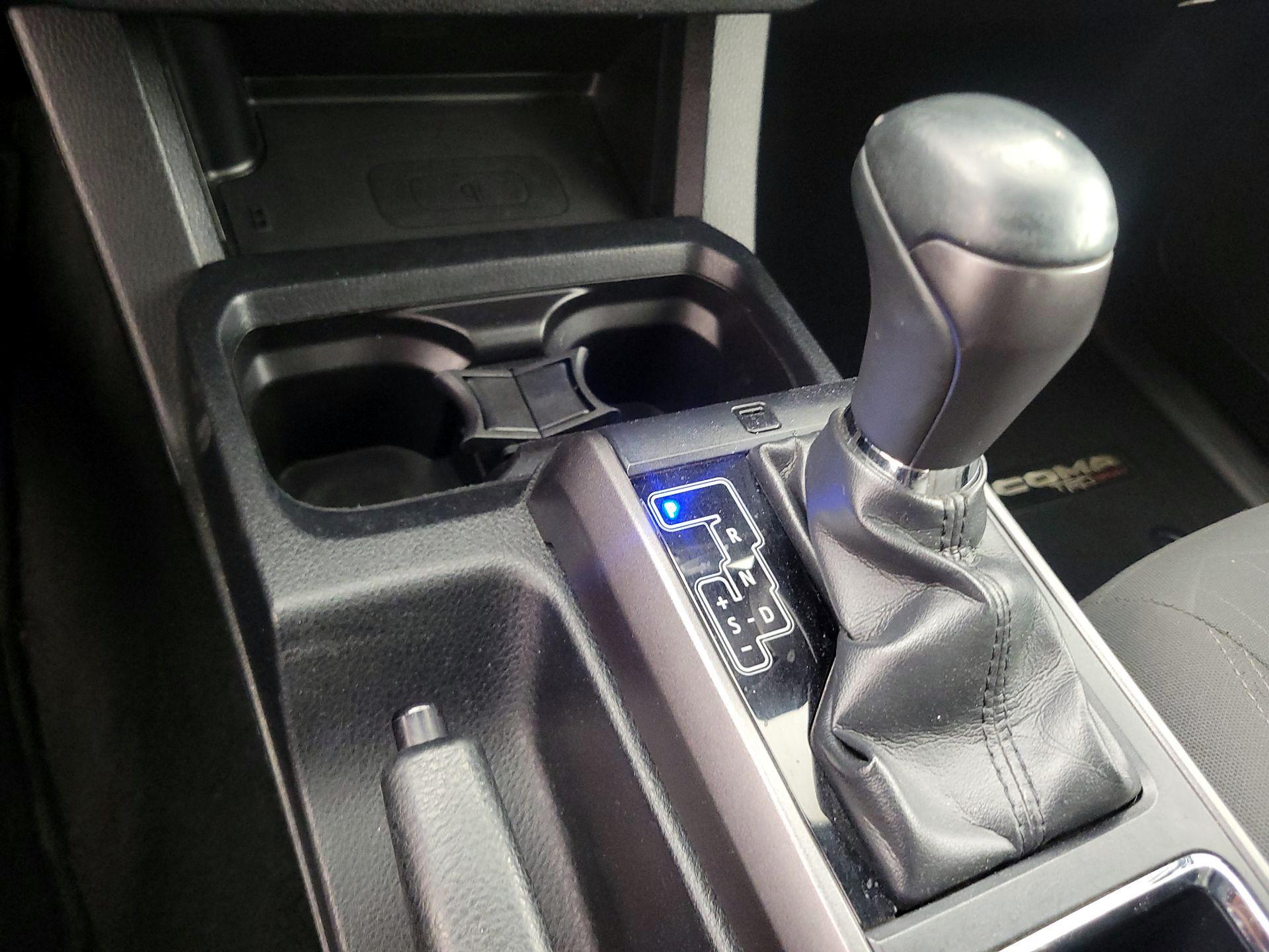 Thumbnail: 2019 Toyota Tacoma - 18