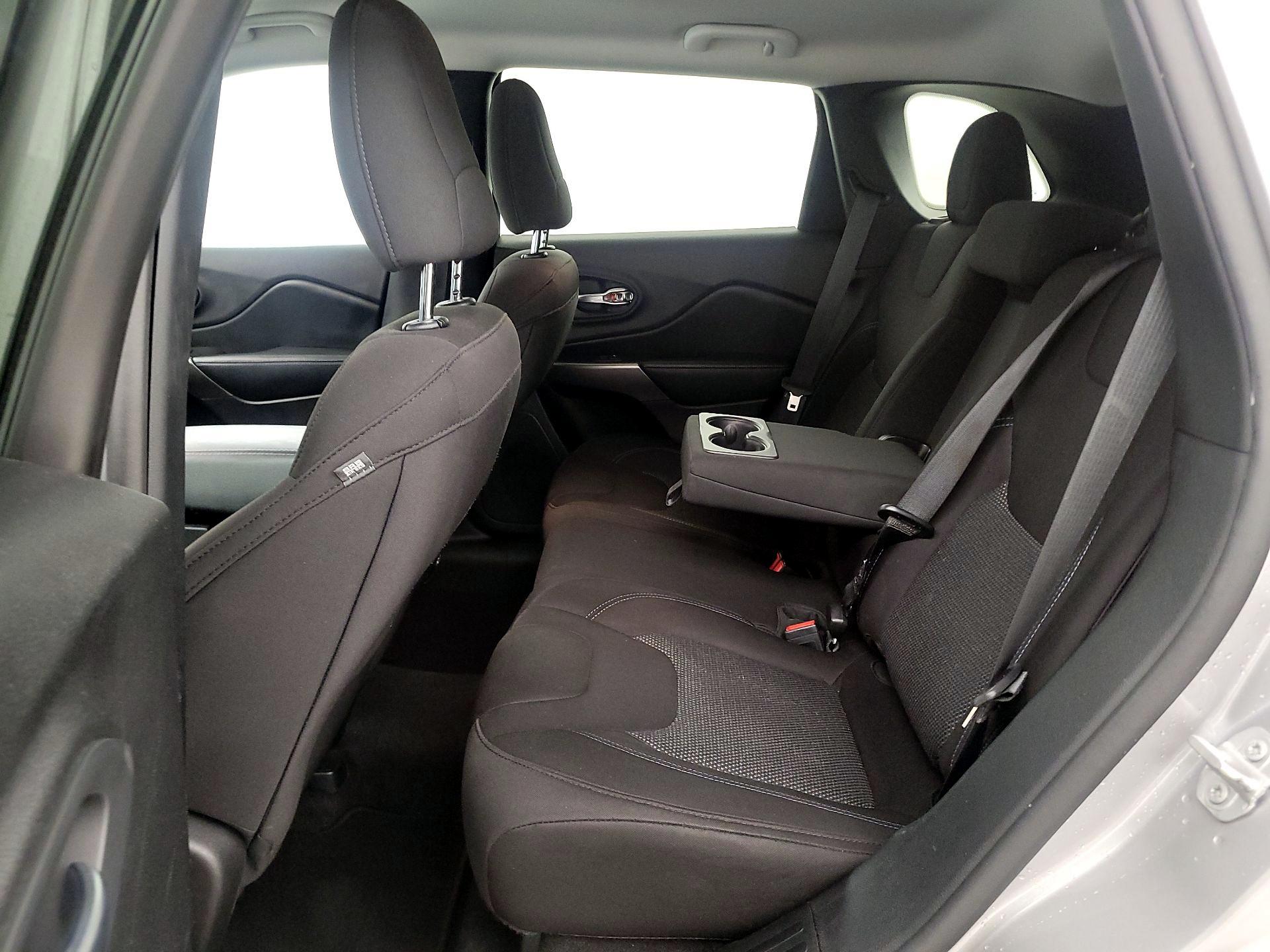 Thumbnail: 2020 Jeep Cherokee - 19