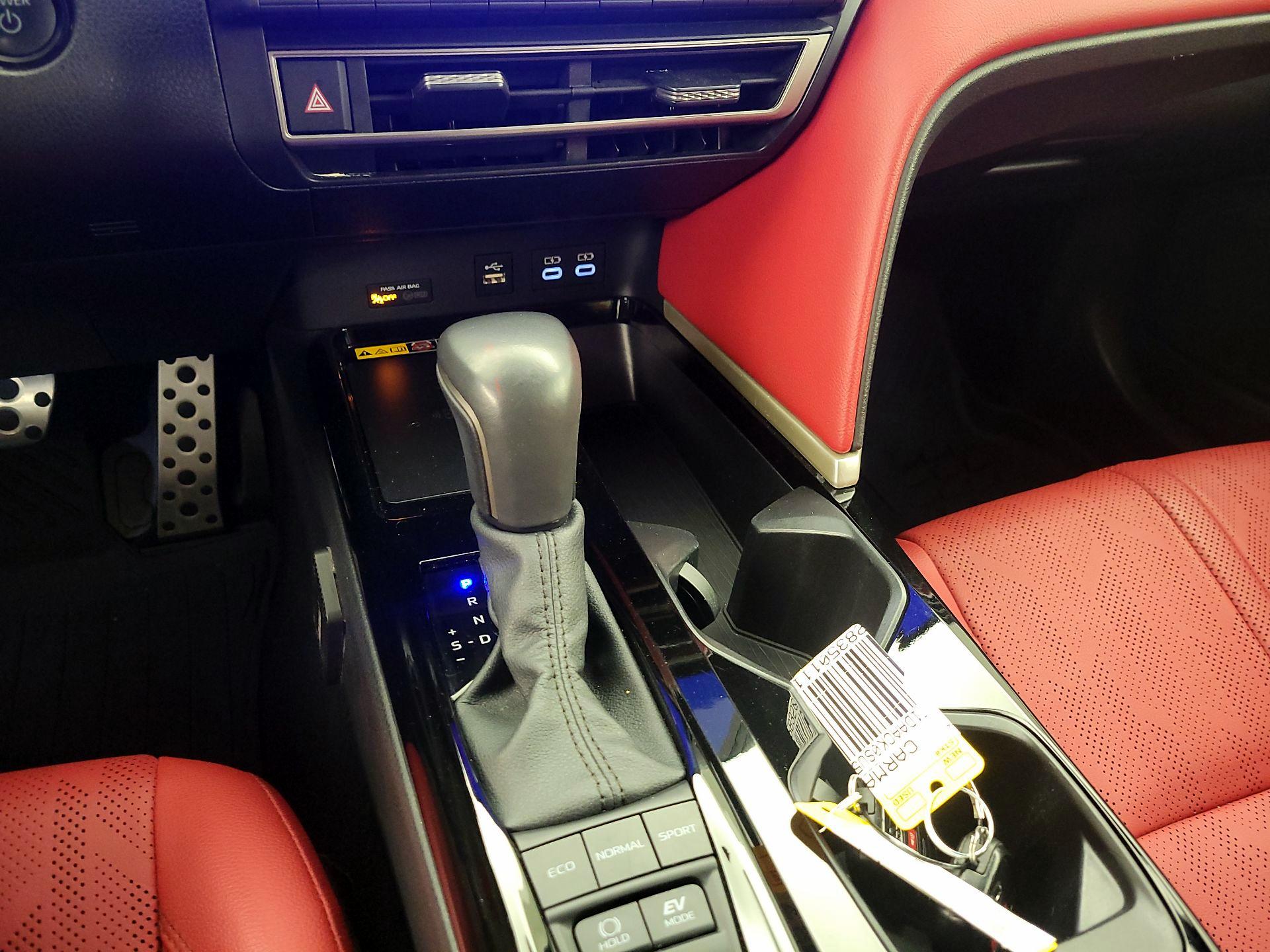 Thumbnail: 2025 Toyota Camry - 17