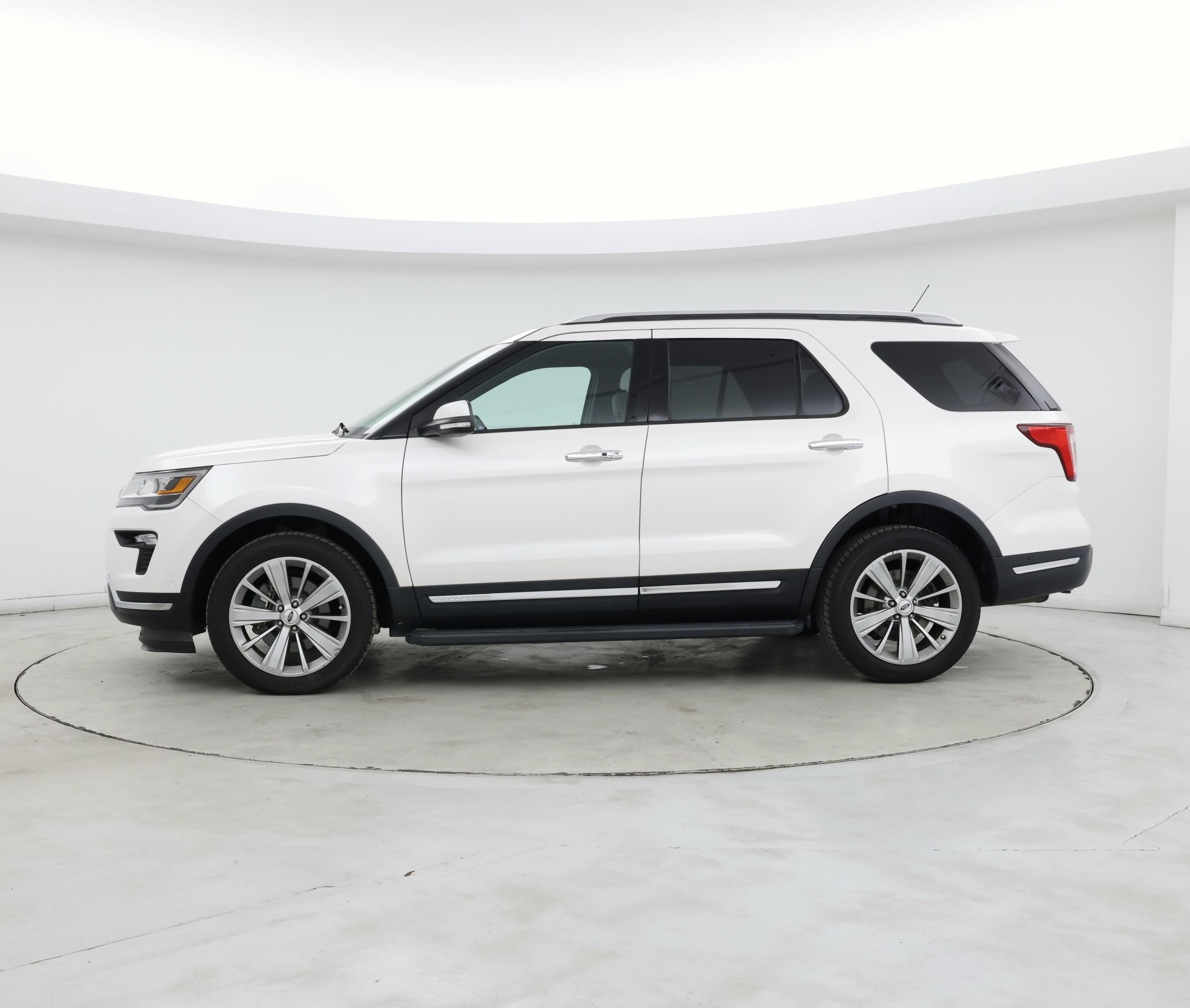 Thumbnail: 2018 Ford Explorer - 3