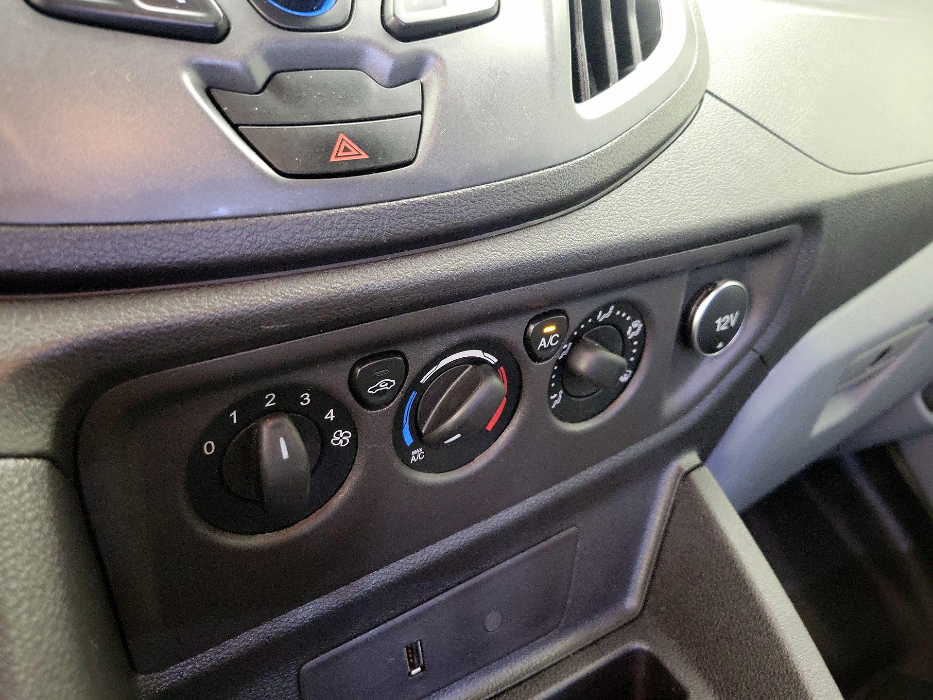 Thumbnail: 2019 Ford Transit Series - 16