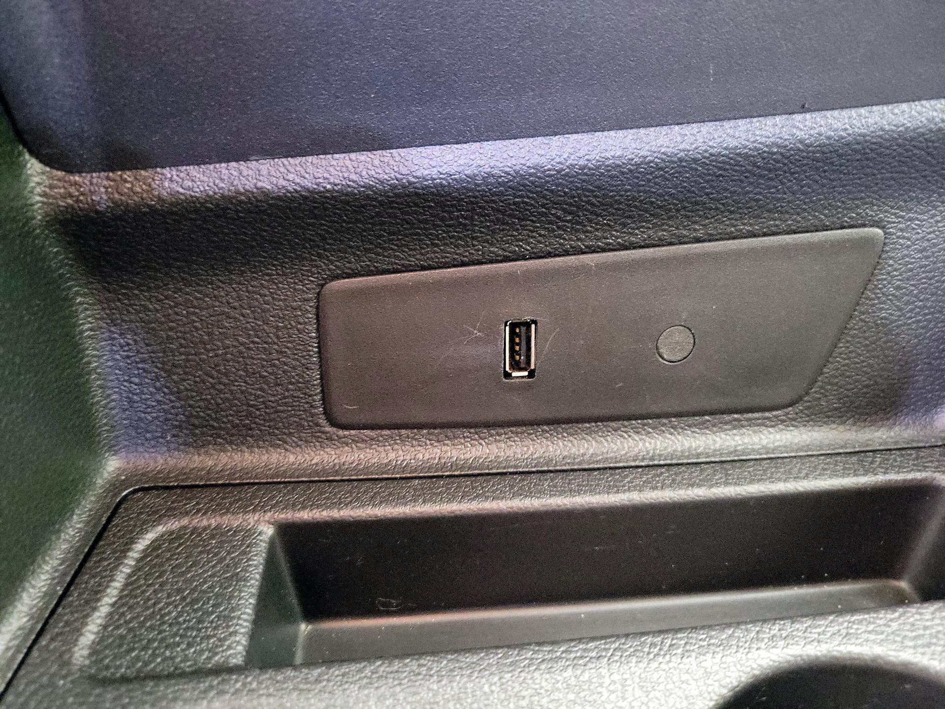 Thumbnail: 2019 Ford Transit Series - 18