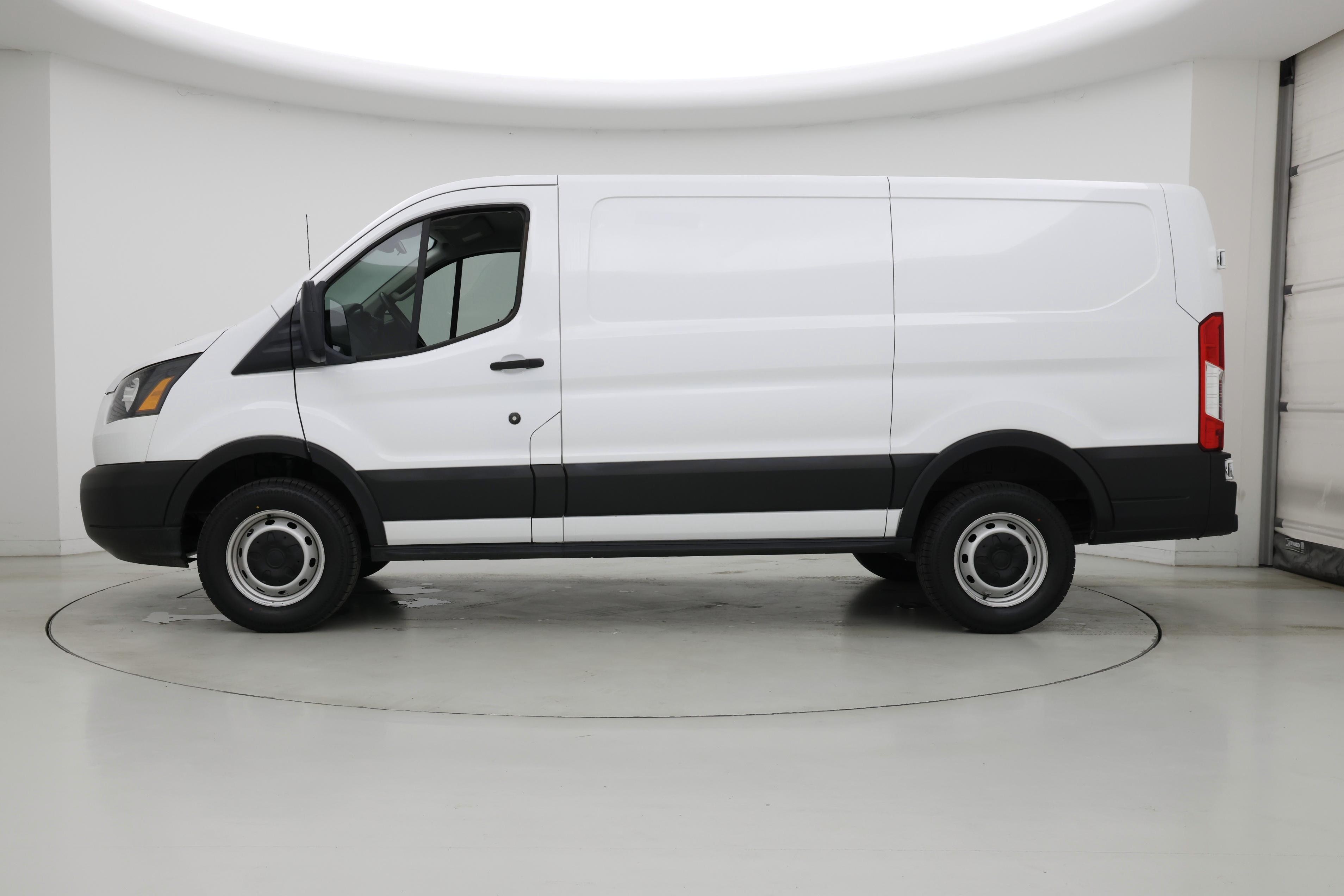 Thumbnail: 2019 Ford Transit Series - 3