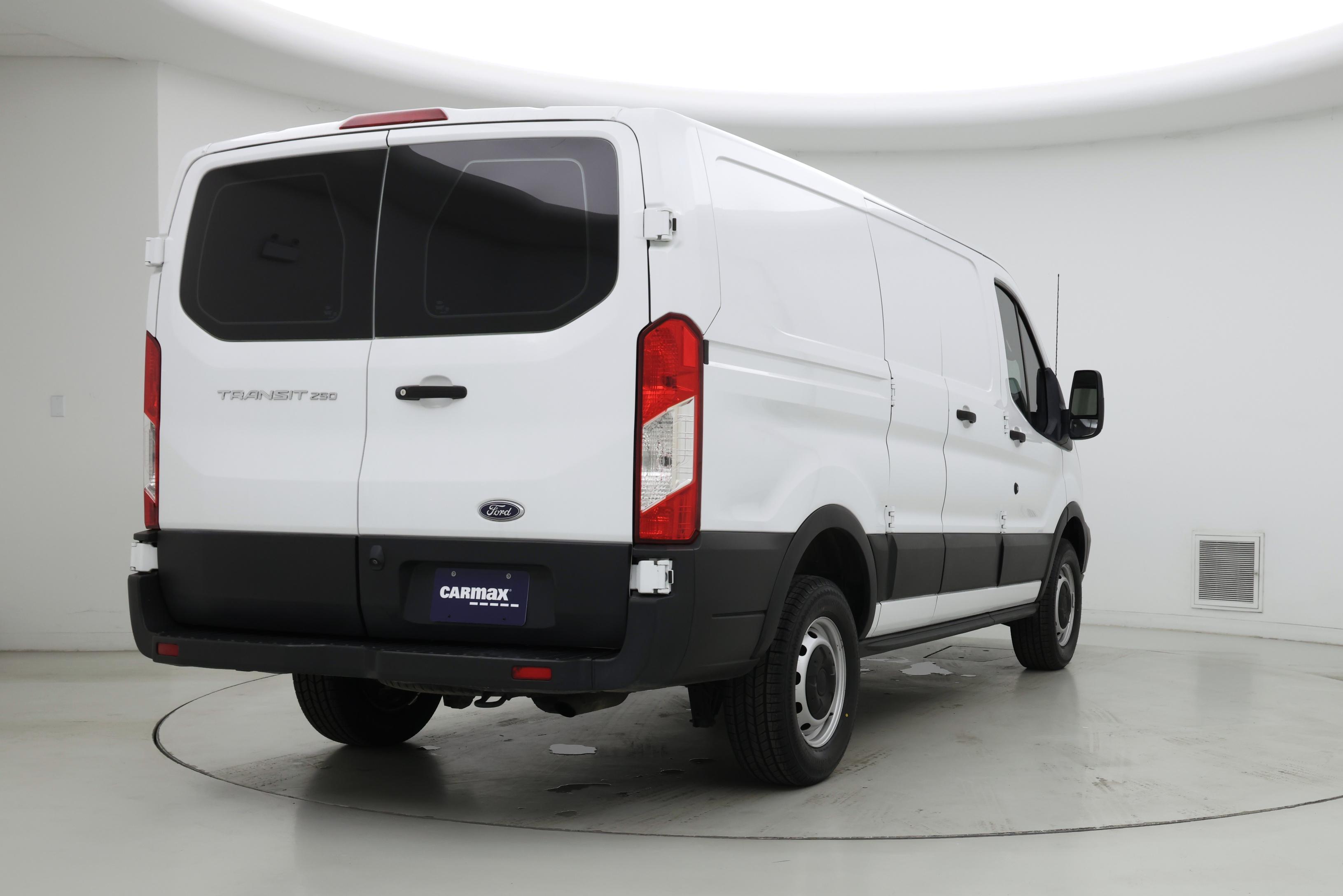Thumbnail: 2019 Ford Transit Series - 8
