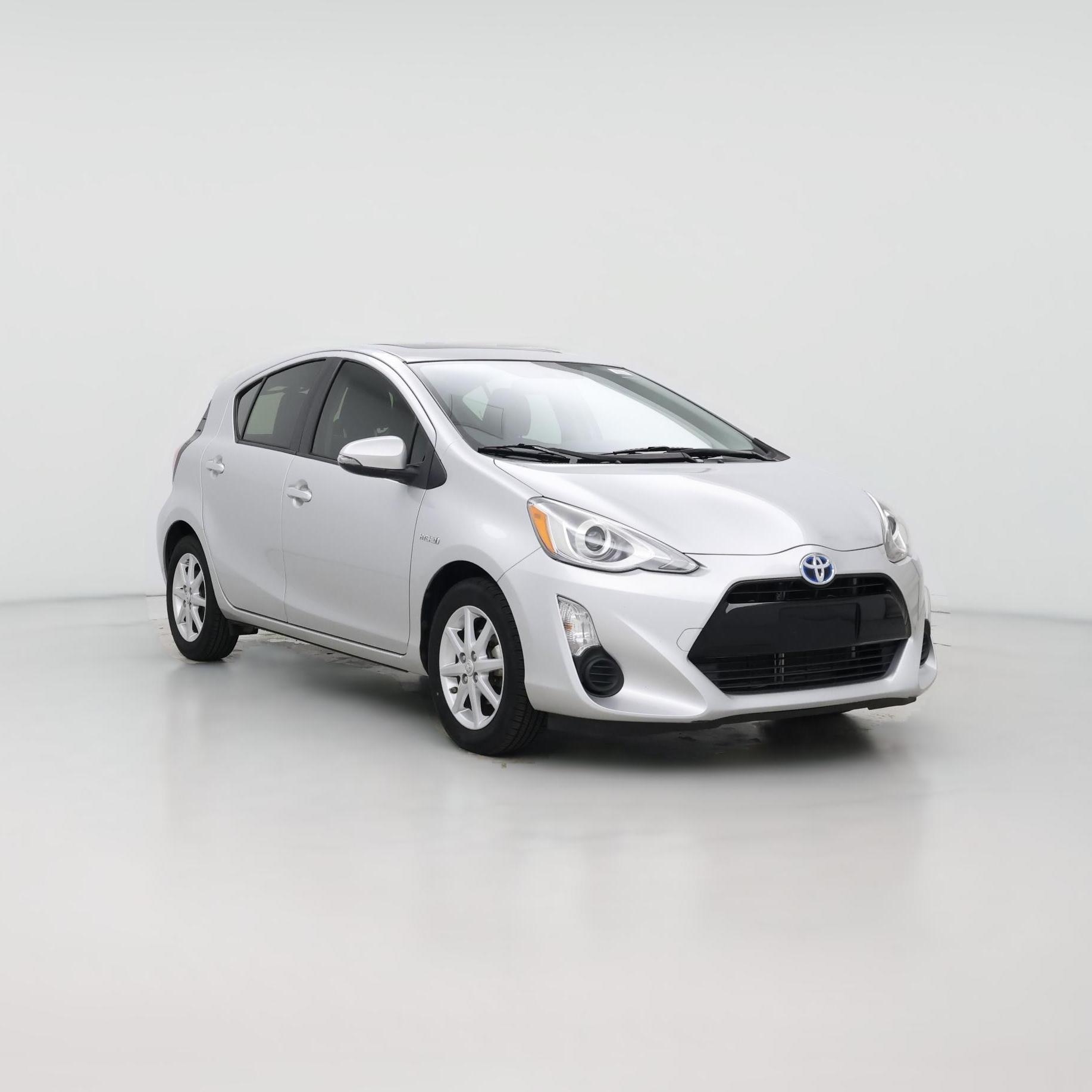 Thumbnail: 2015 Toyota Prius c - 1