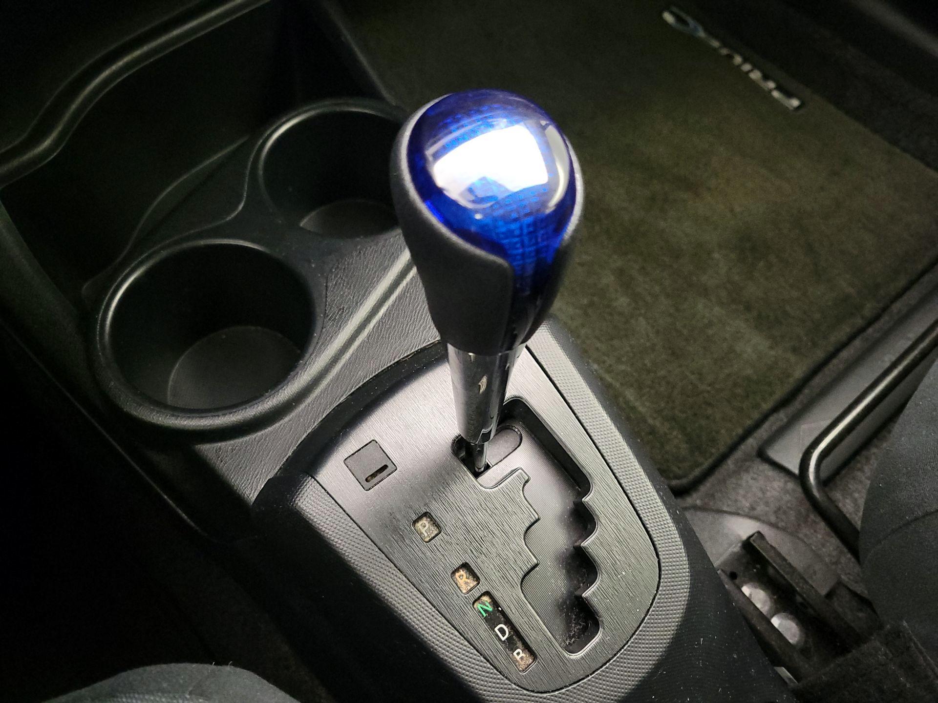 Thumbnail: 2015 Toyota Prius c - 16