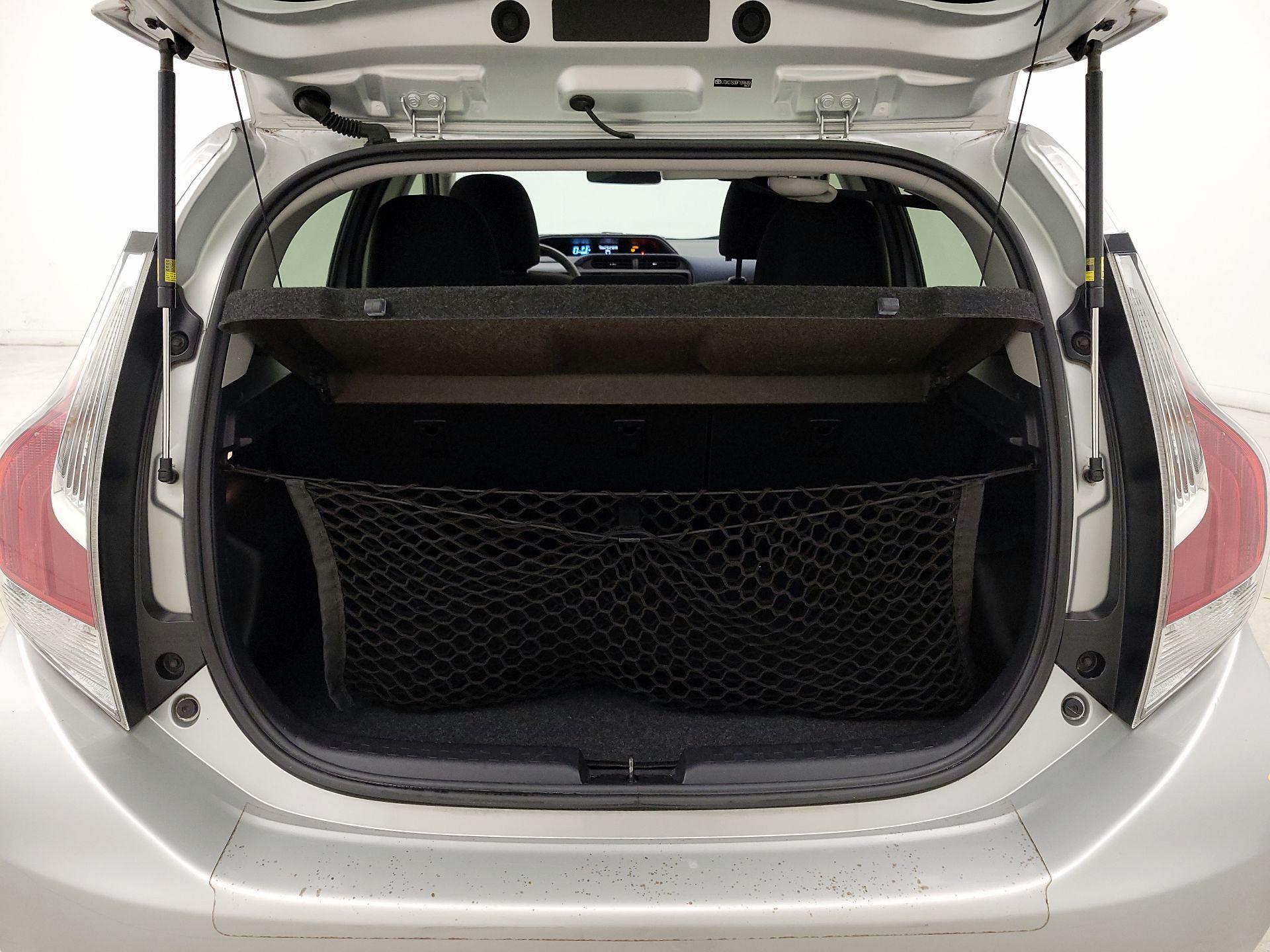 Thumbnail: 2015 Toyota Prius c - 20