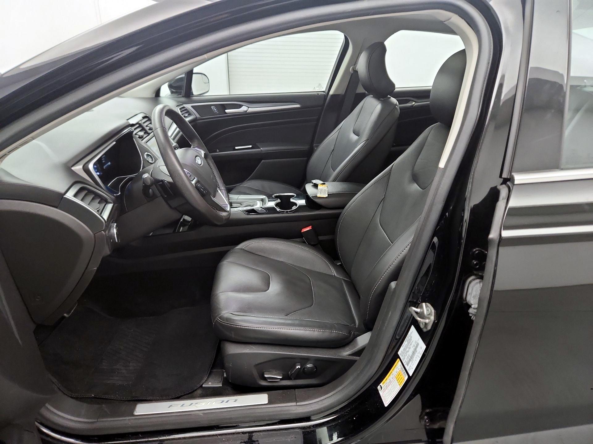 Thumbnail: 2016 Ford Fusion - 11