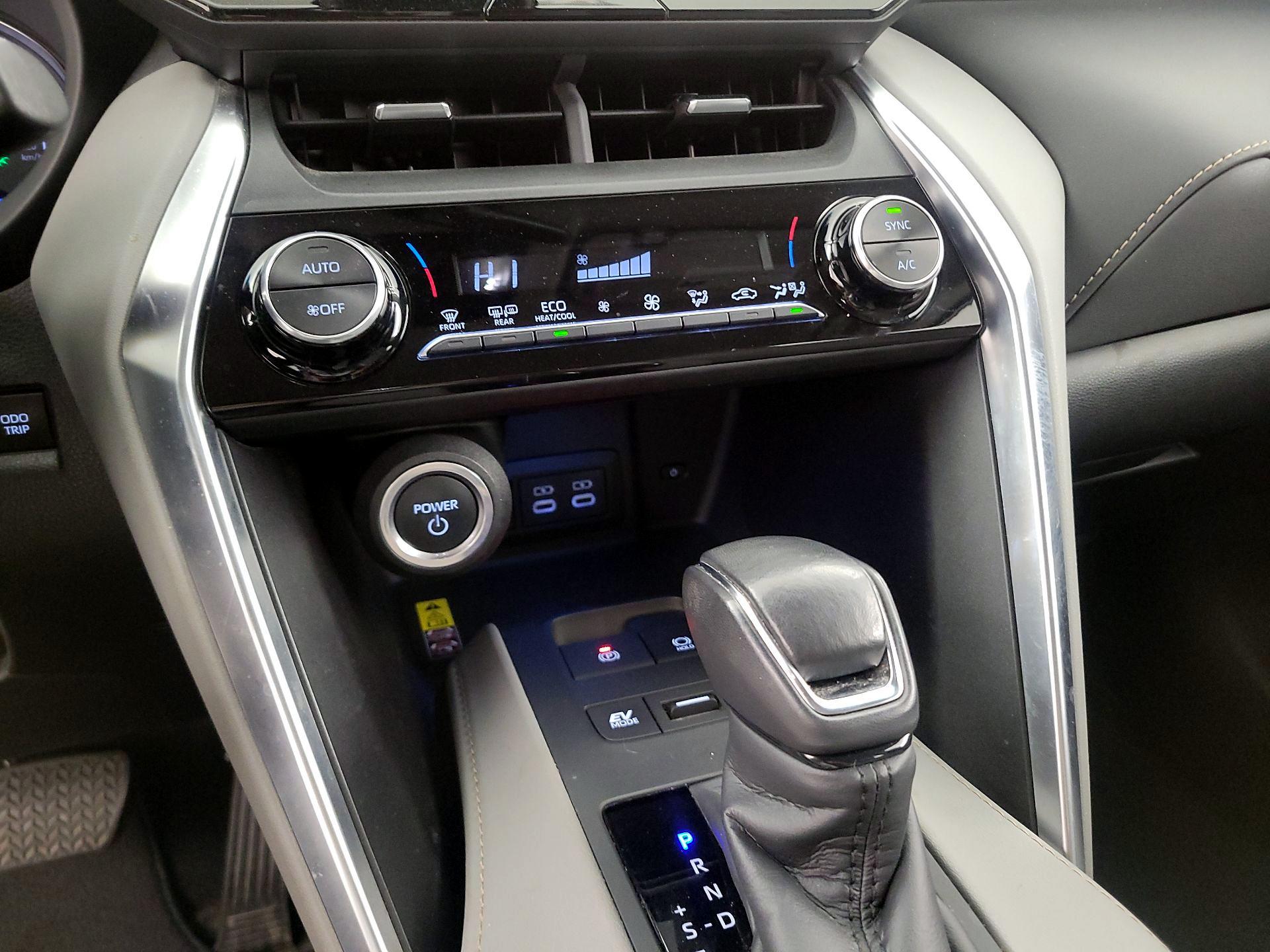 Thumbnail: 2023 Toyota Venza - 16