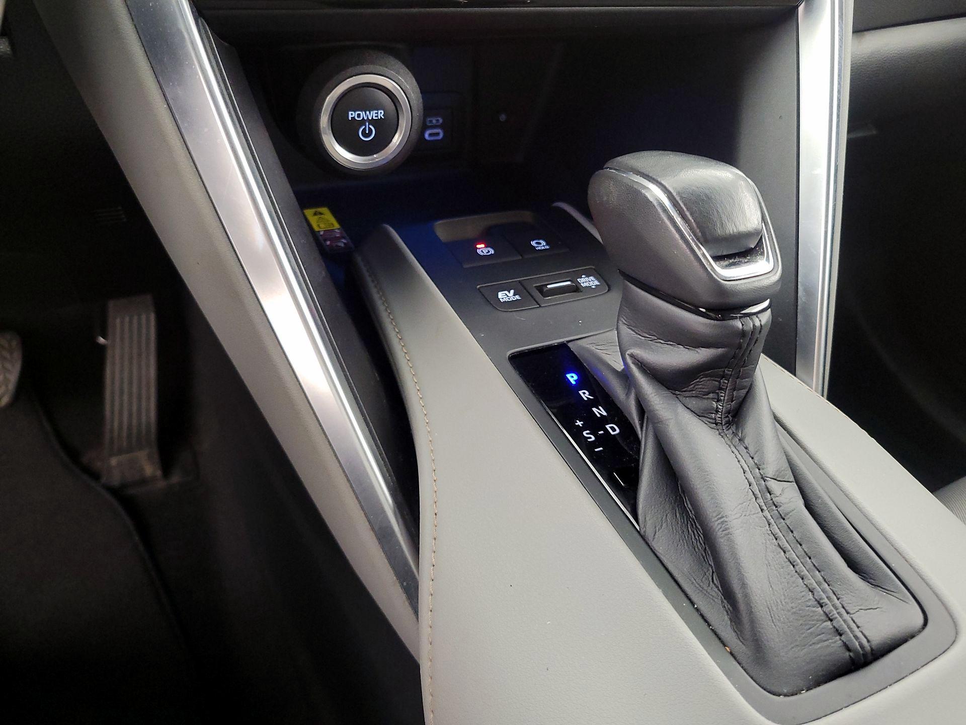 Thumbnail: 2023 Toyota Venza - 17