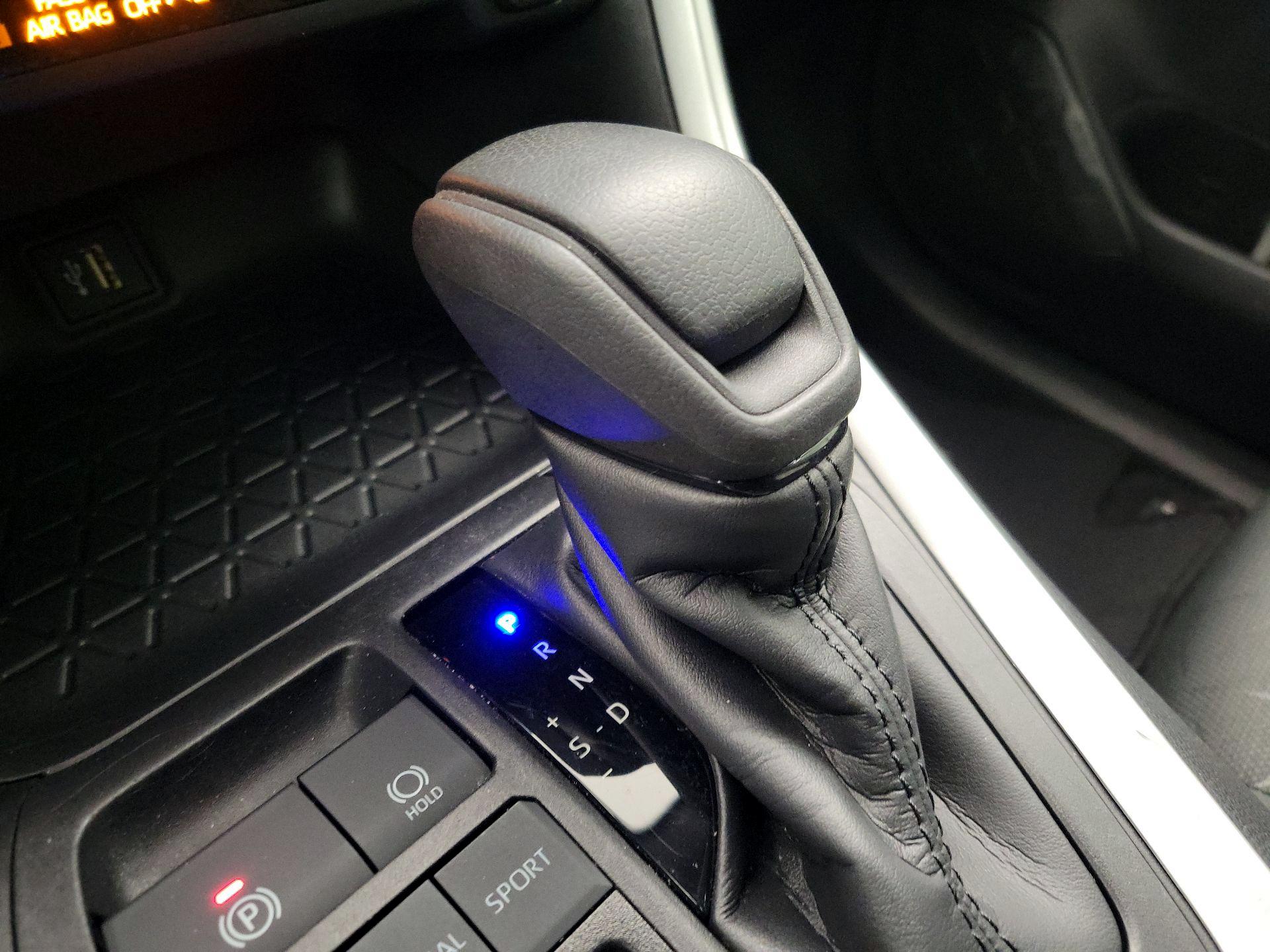 Thumbnail: 2023 Toyota RAV4 - 17