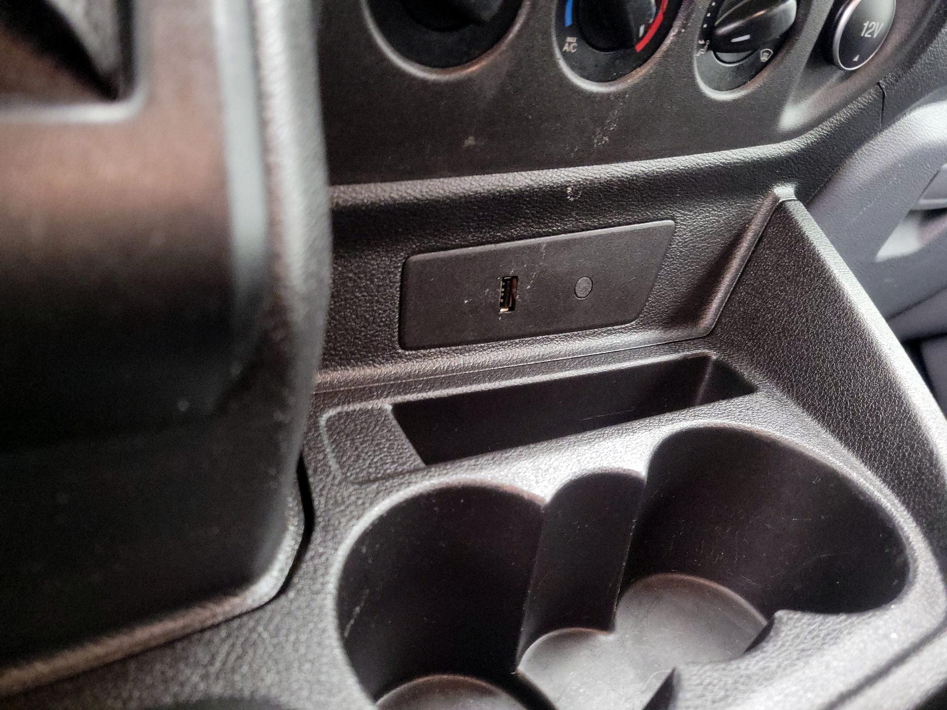 Thumbnail: 2018 Ford Transit Series - 18