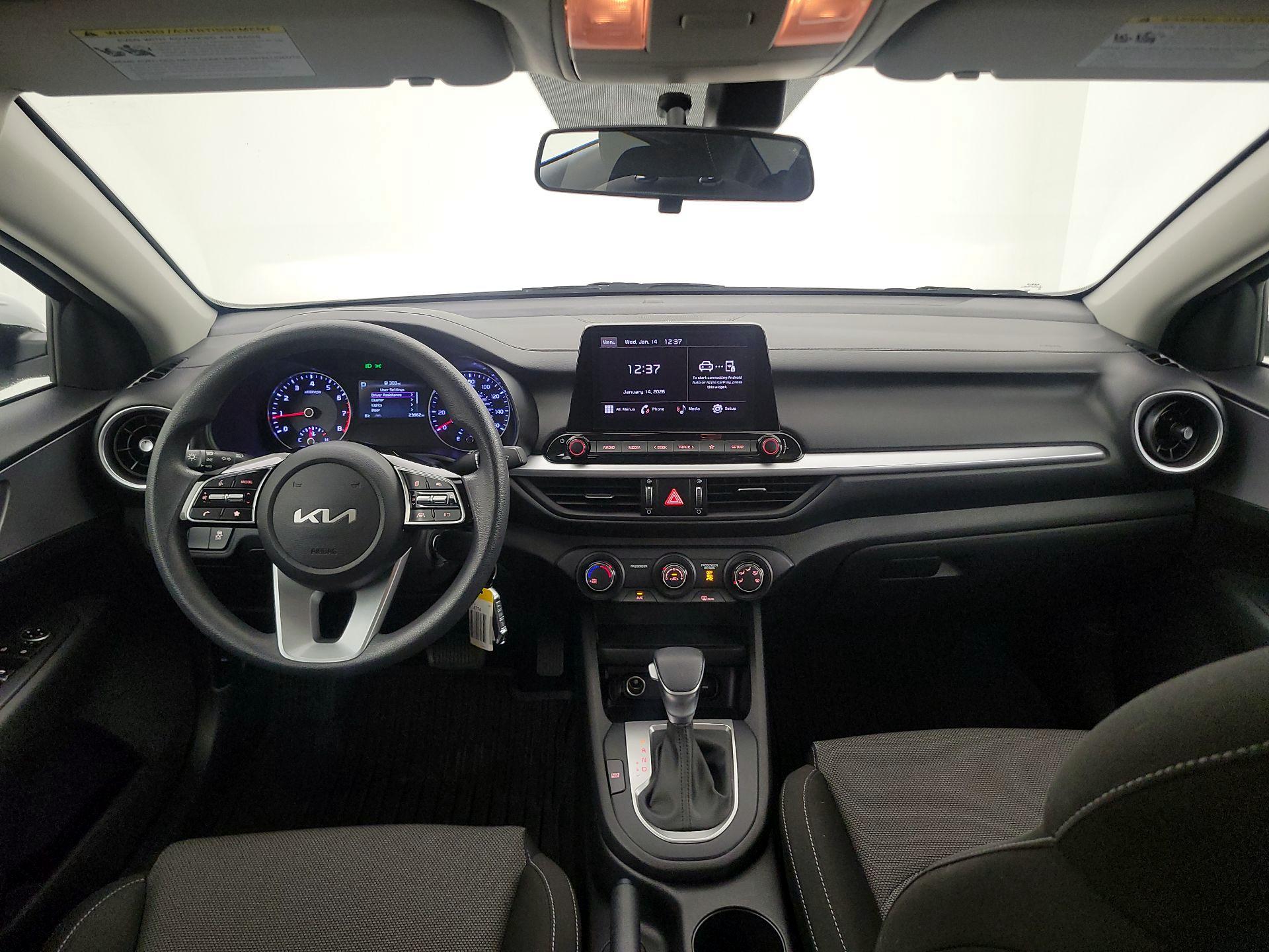 Thumbnail: 2023 Kia Forte - 9