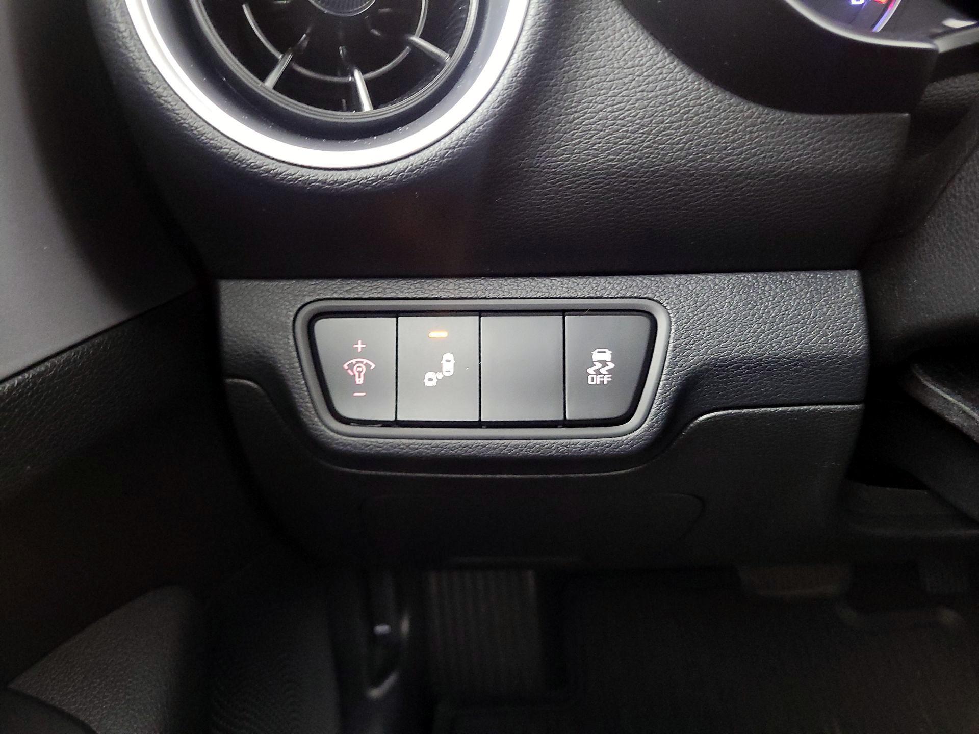 Thumbnail: 2023 Kia Forte - 13