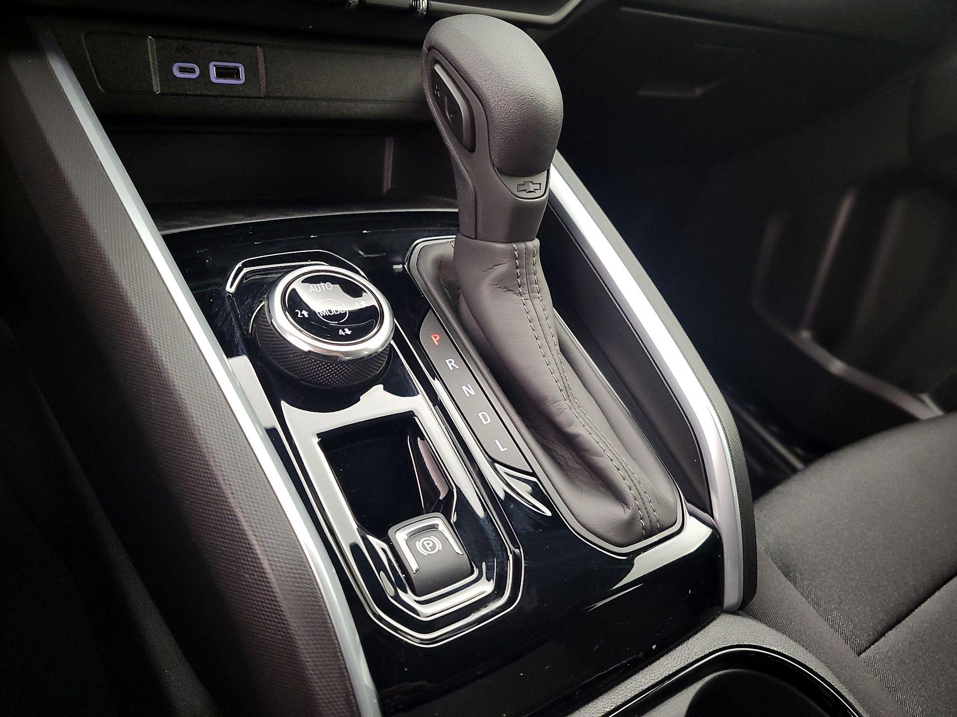 Thumbnail: 2024 Chevrolet Colorado - 17