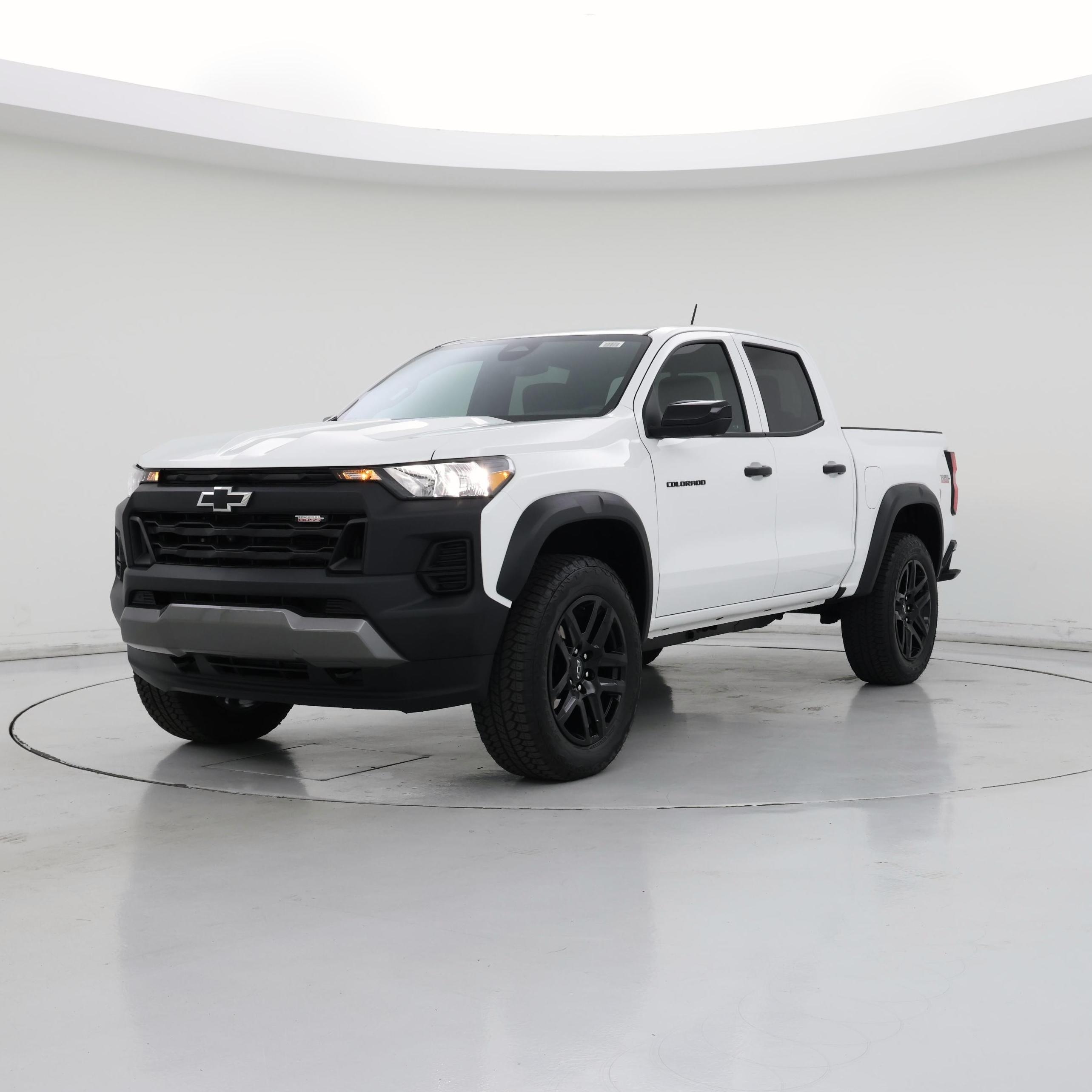 Thumbnail: 2024 Chevrolet Colorado - 4