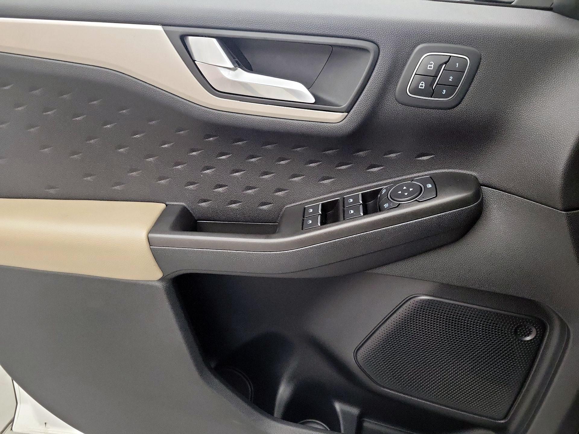 Thumbnail: 2020 Ford Escape - 10