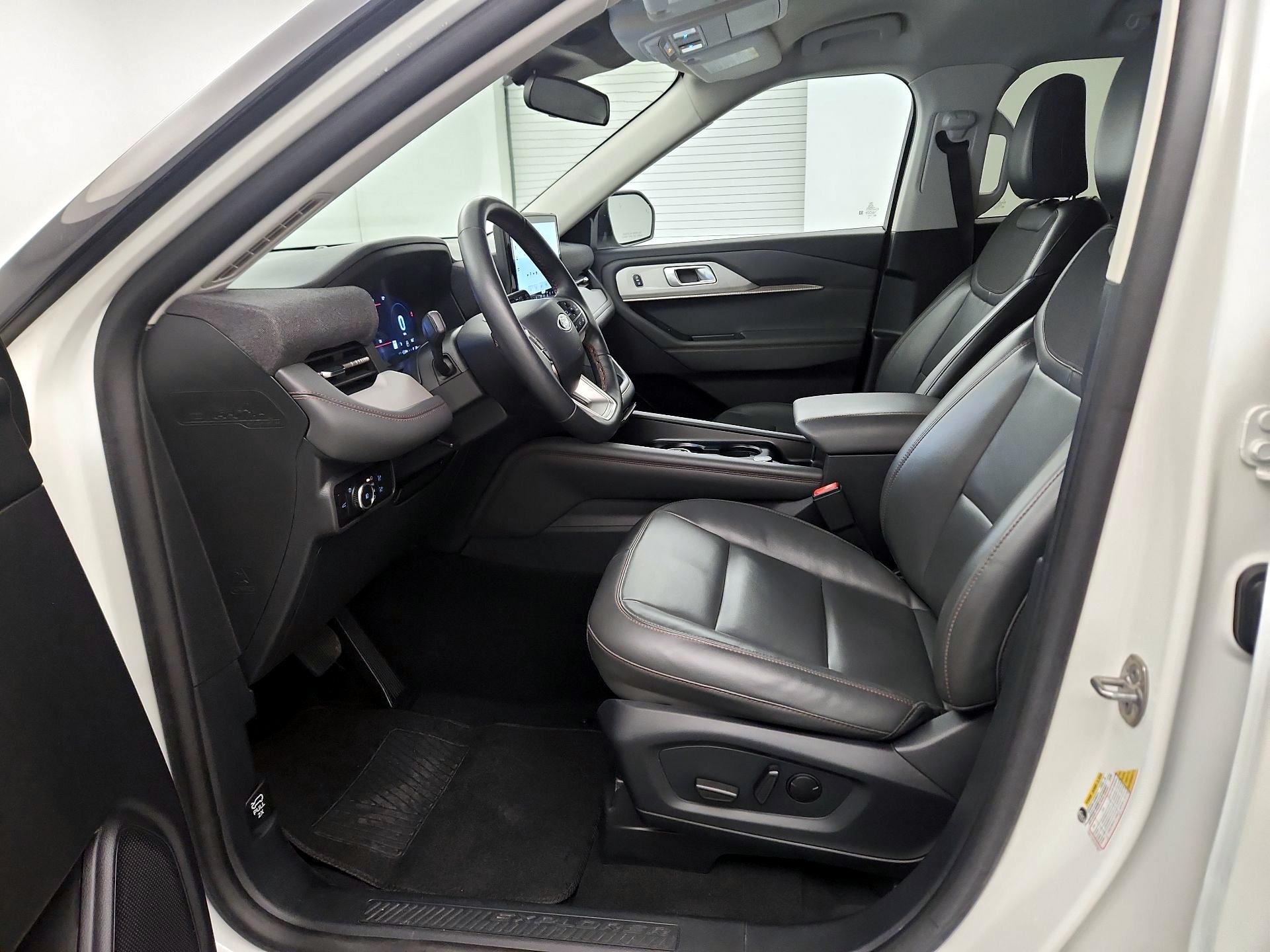 Thumbnail: 2025 Ford Explorer - 9