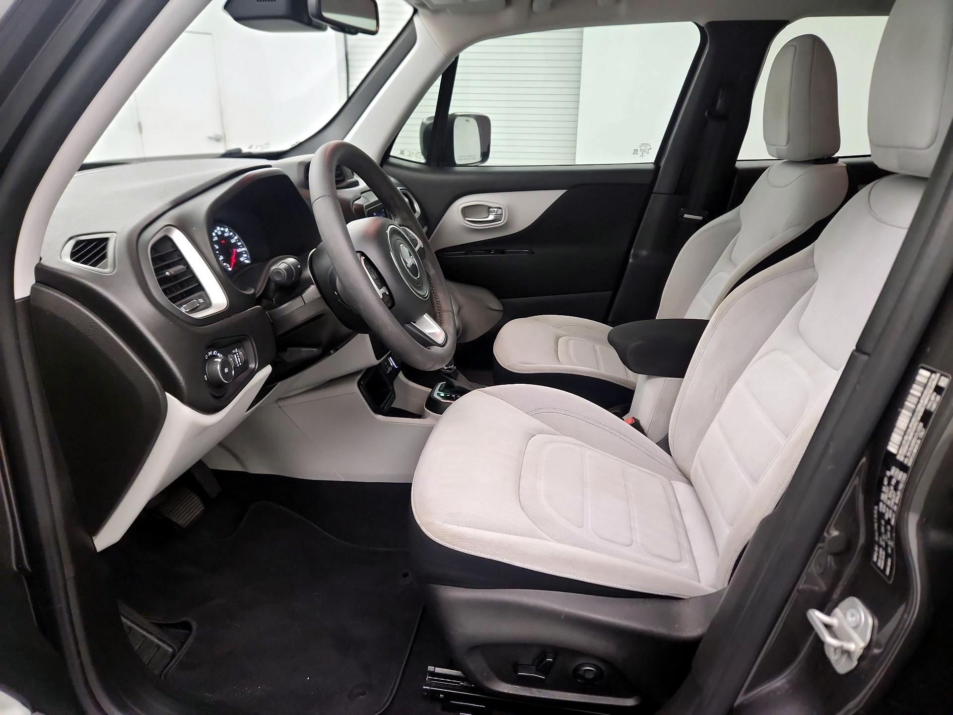 Thumbnail: 2020 Jeep Renegade - 9