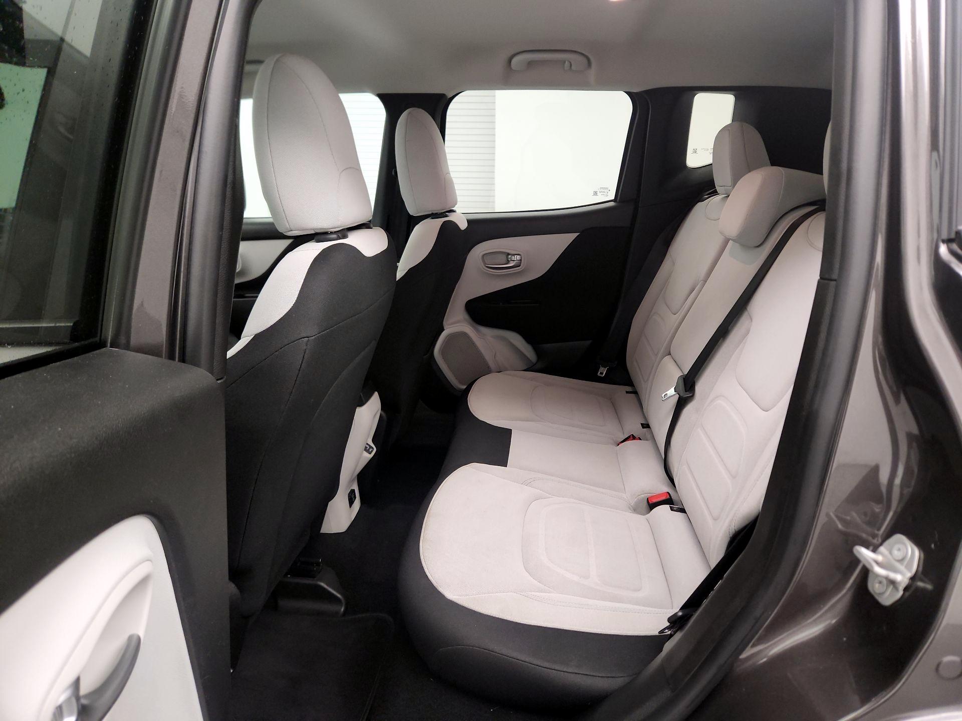 Thumbnail: 2020 Jeep Renegade - 17