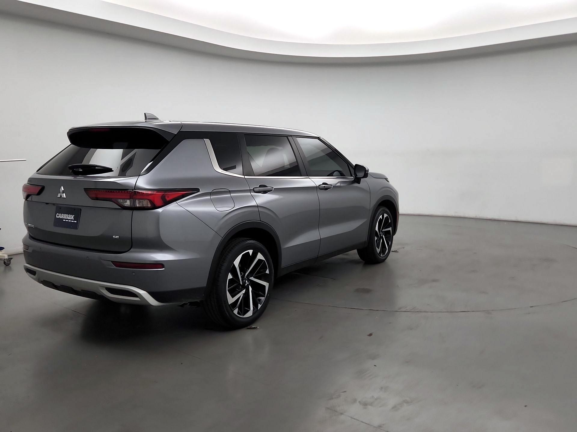 Thumbnail: 2024 Mitsubishi Outlander - 5
