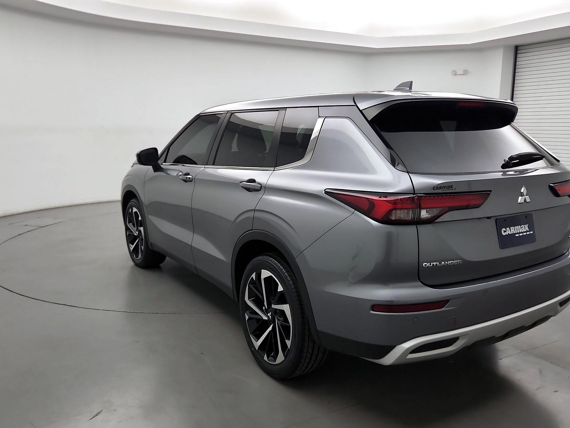 Thumbnail: 2024 Mitsubishi Outlander - 7