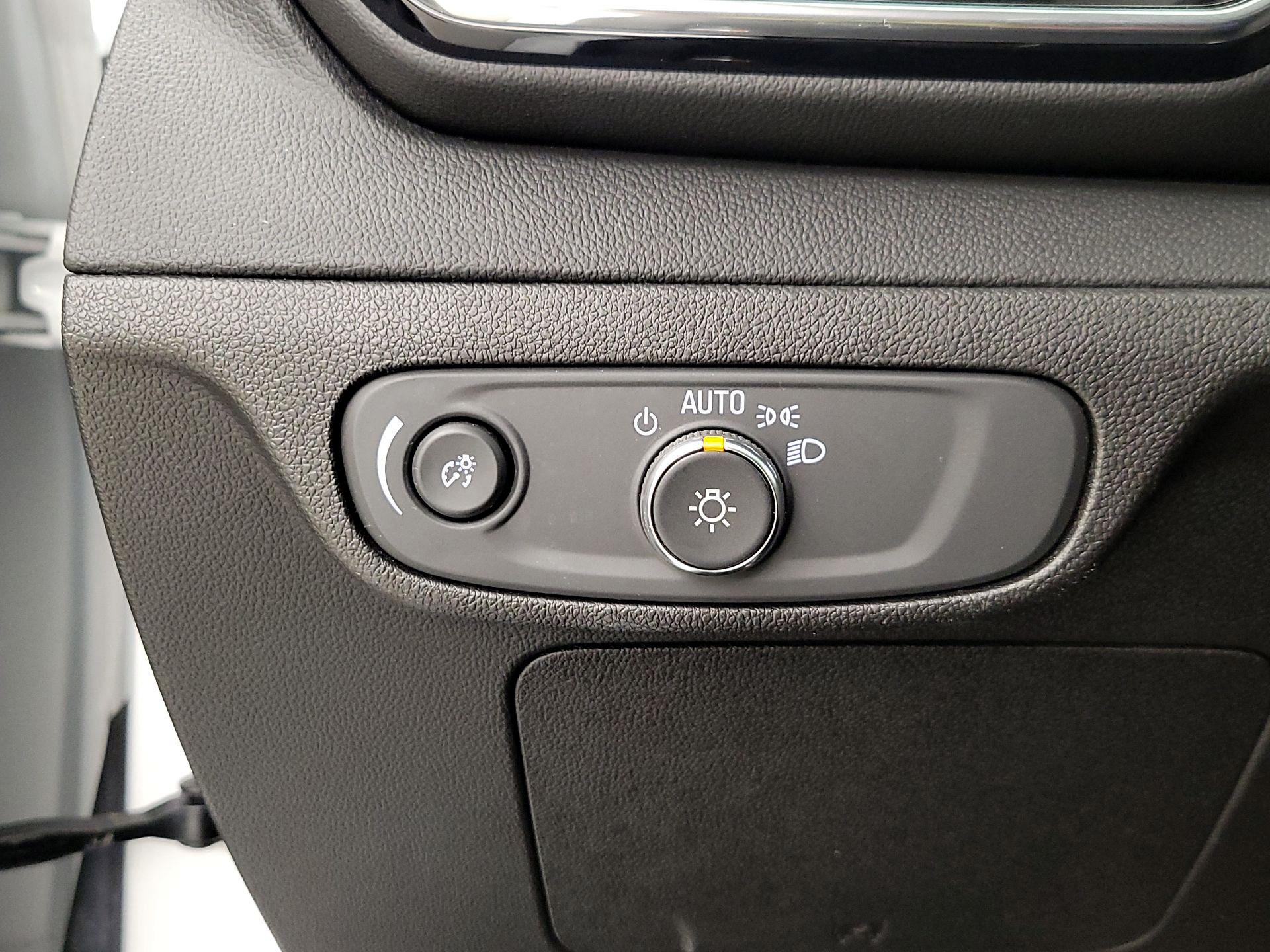 Thumbnail: 2023 Chevrolet Bolt EUV - 13