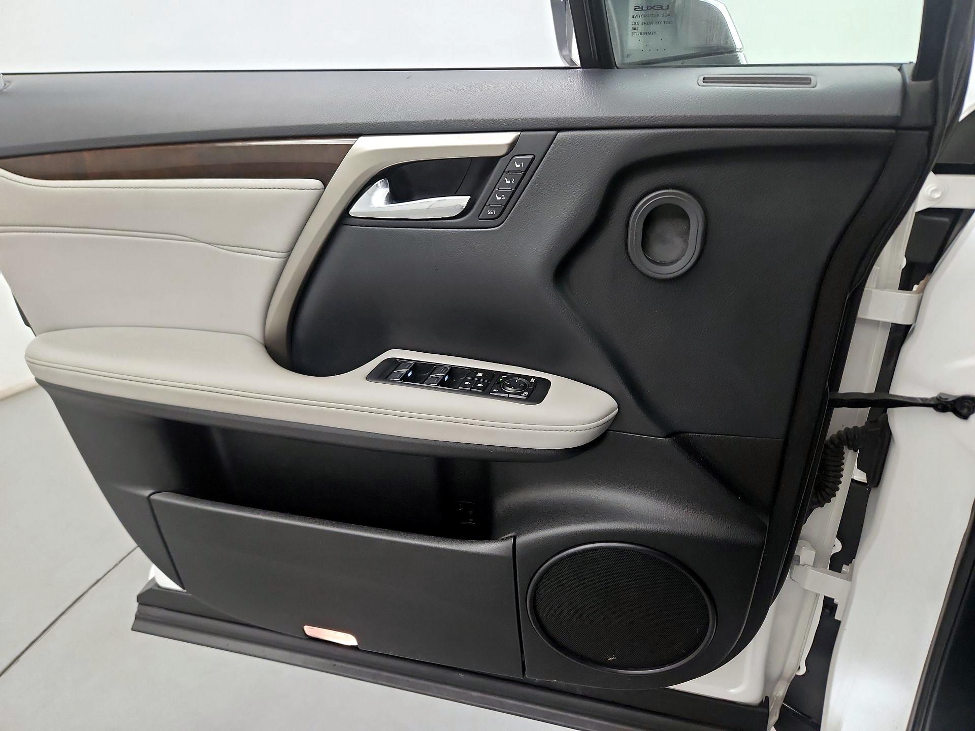 Thumbnail: 2019 Lexus RX - 10