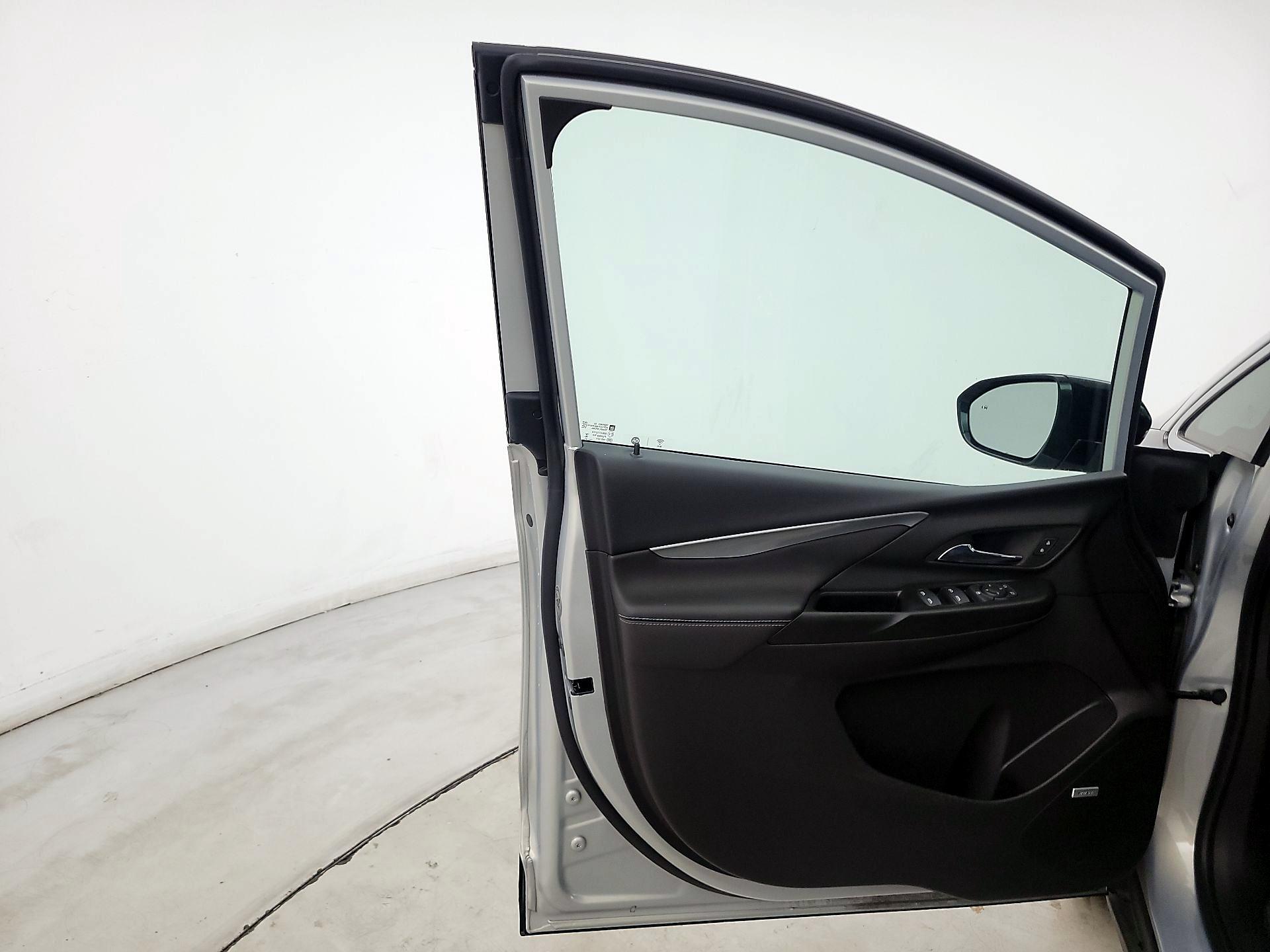 Thumbnail: 2023 Chevrolet Bolt EV - 12