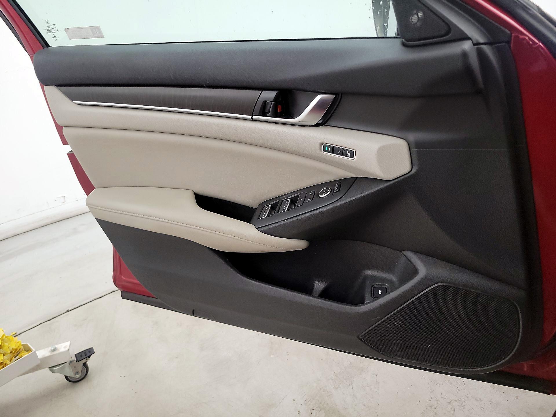 Thumbnail: 2018 Honda Accord - 12