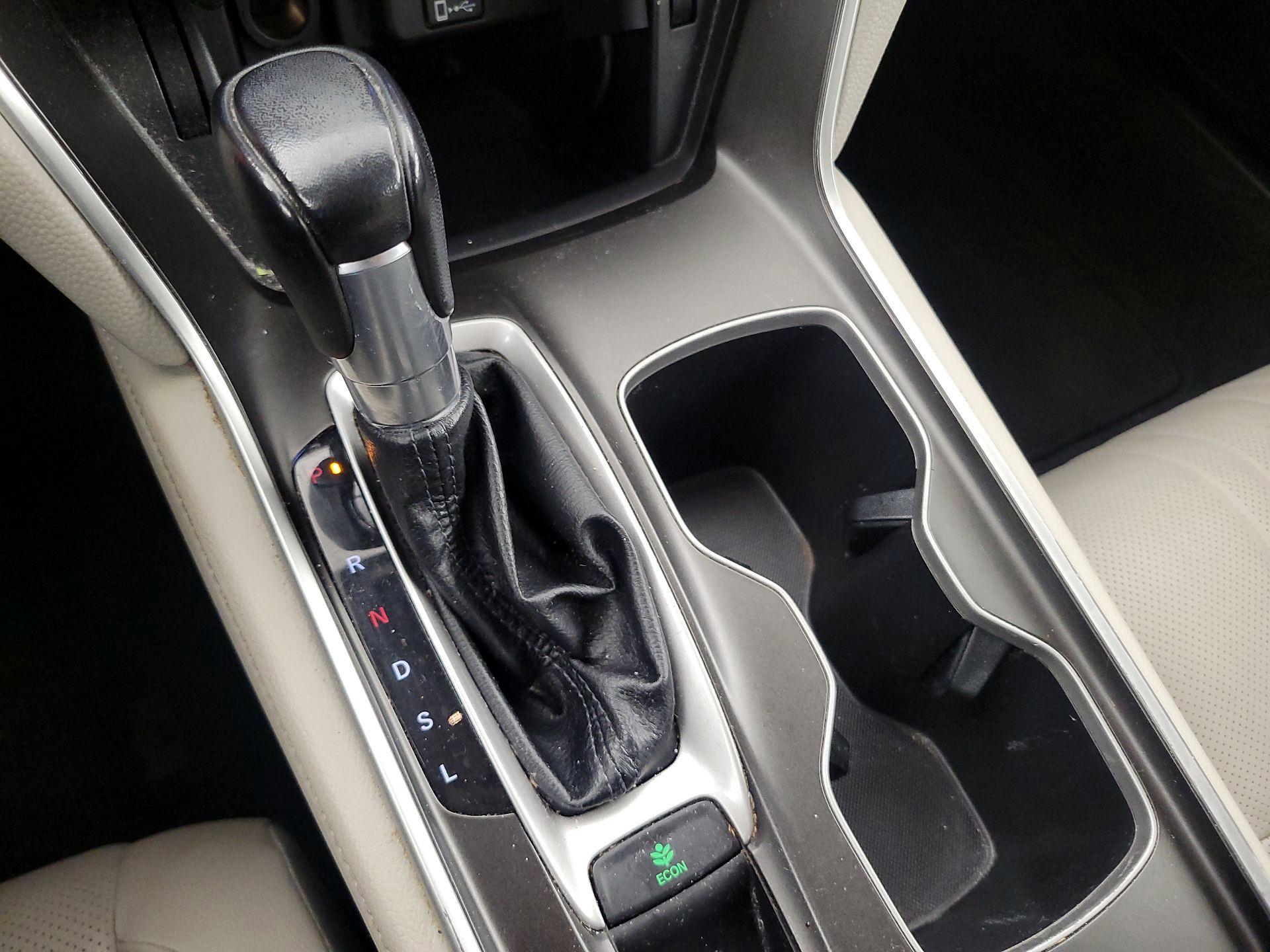 Thumbnail: 2018 Honda Accord - 17