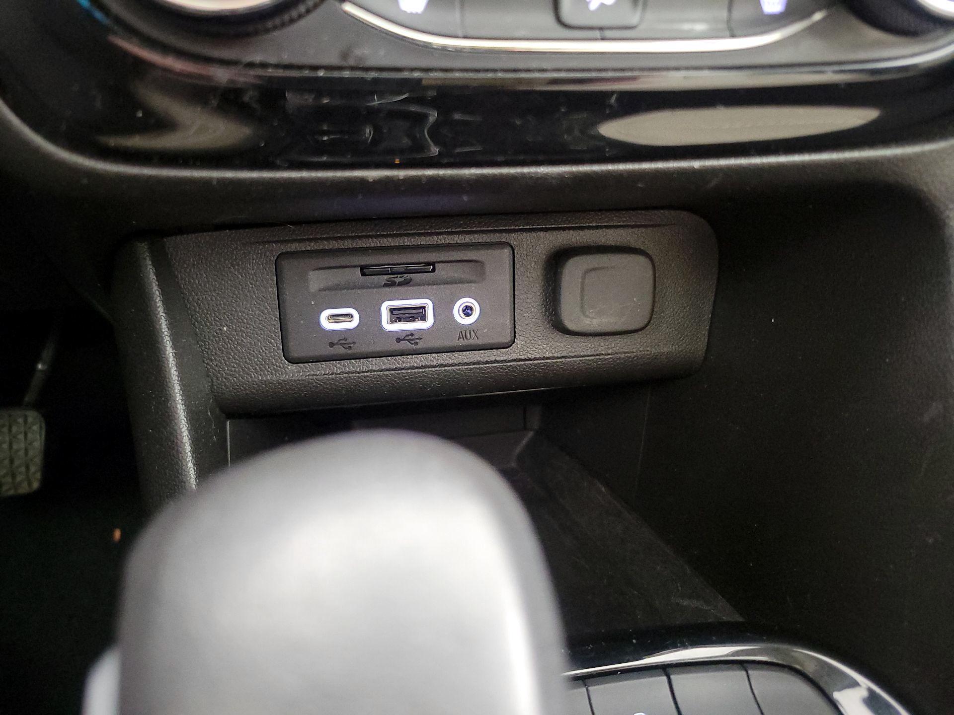 Thumbnail: 2021 Buick Encore GX - 19