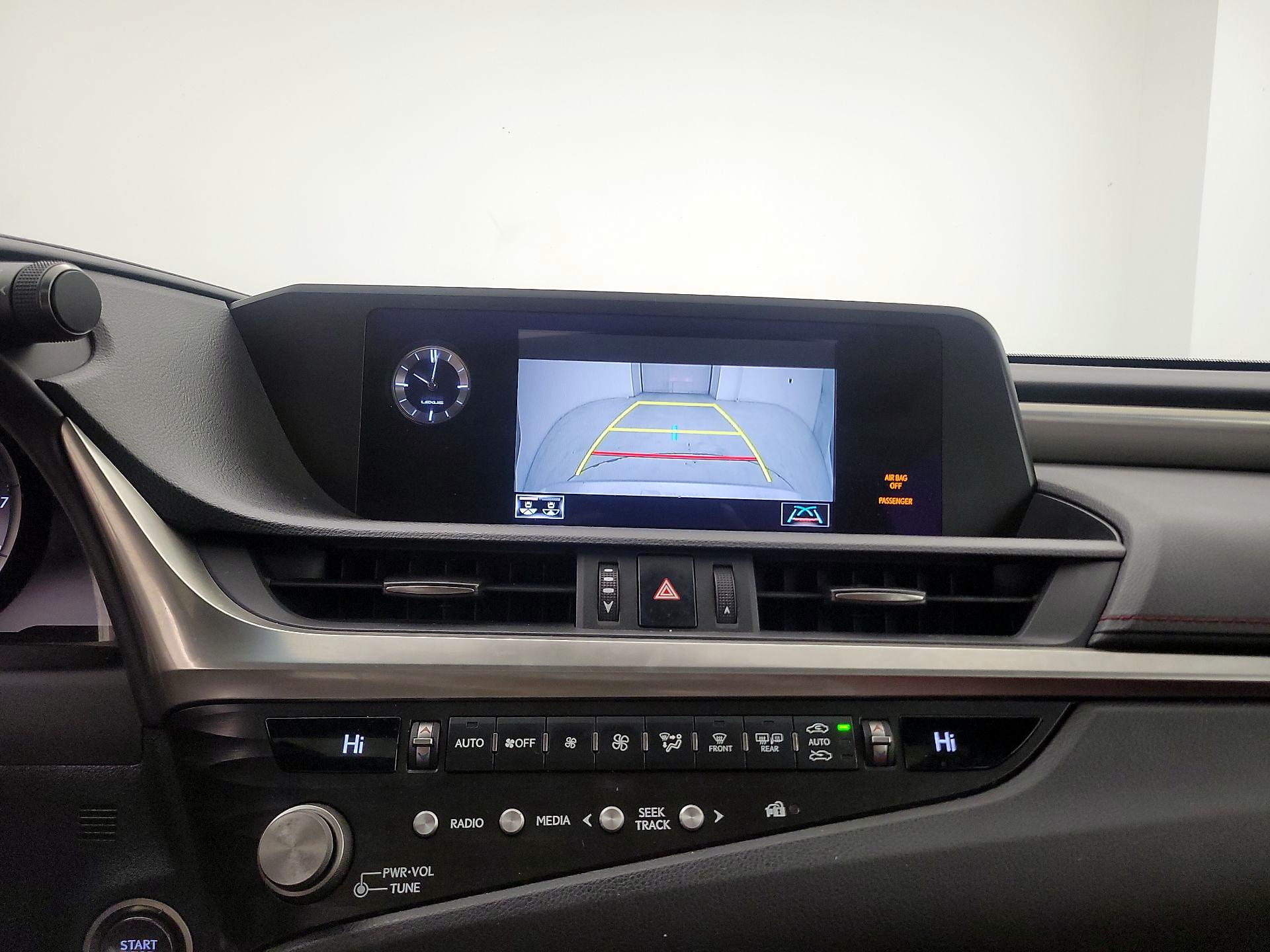 Thumbnail: 2021 Lexus ES - 14