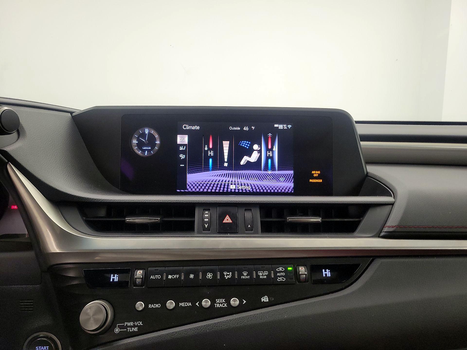 Thumbnail: 2021 Lexus ES - 16